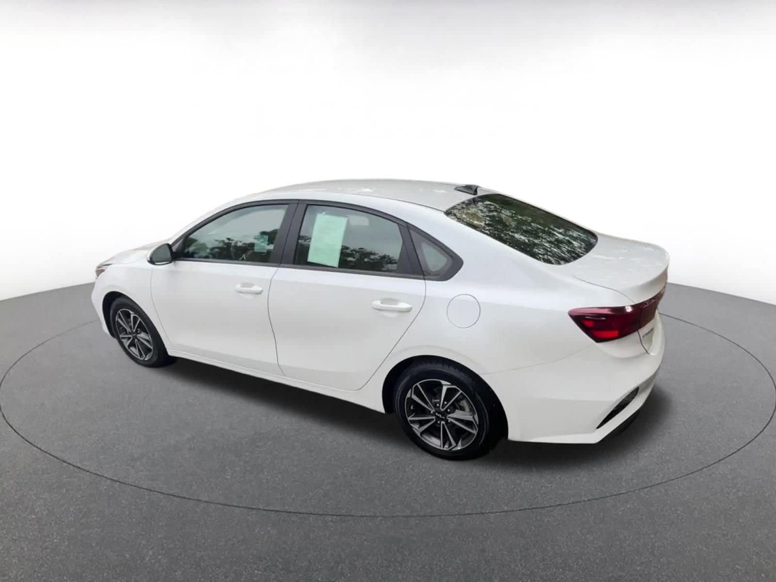 Thumbnail: 2023 Kia Forte - 10