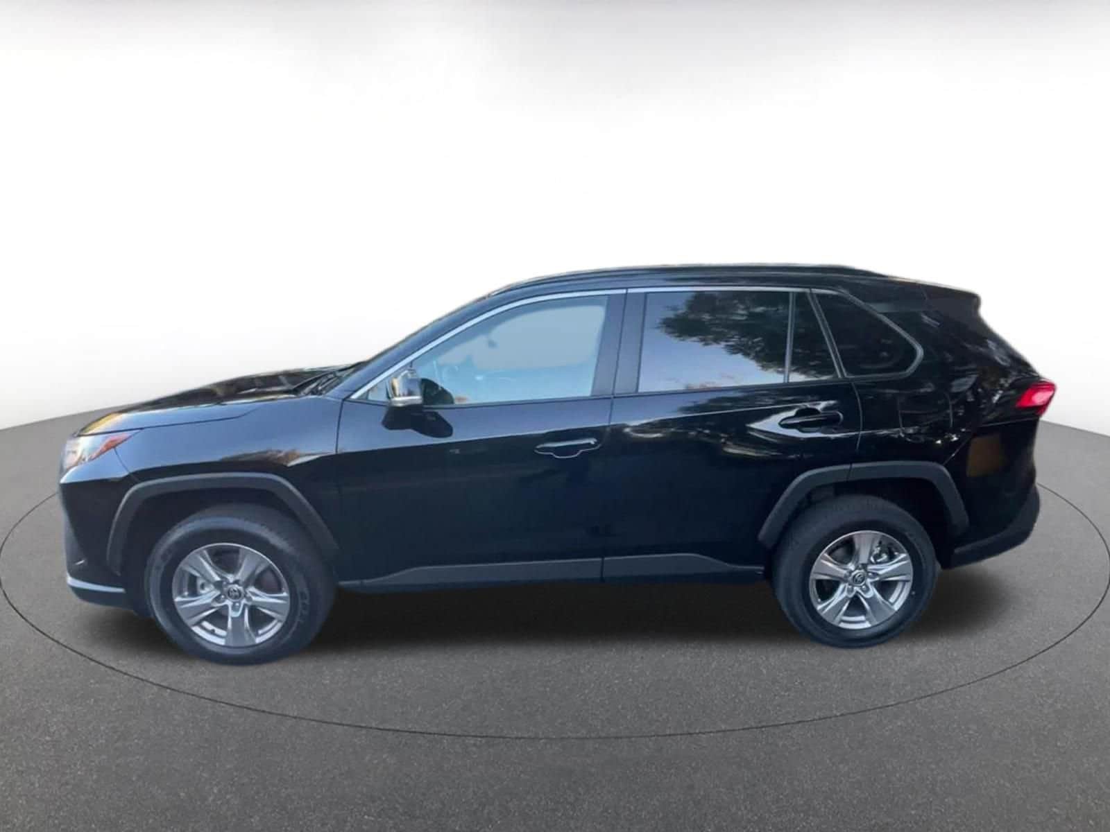 Thumbnail: 2025 Toyota RAV4 - 9