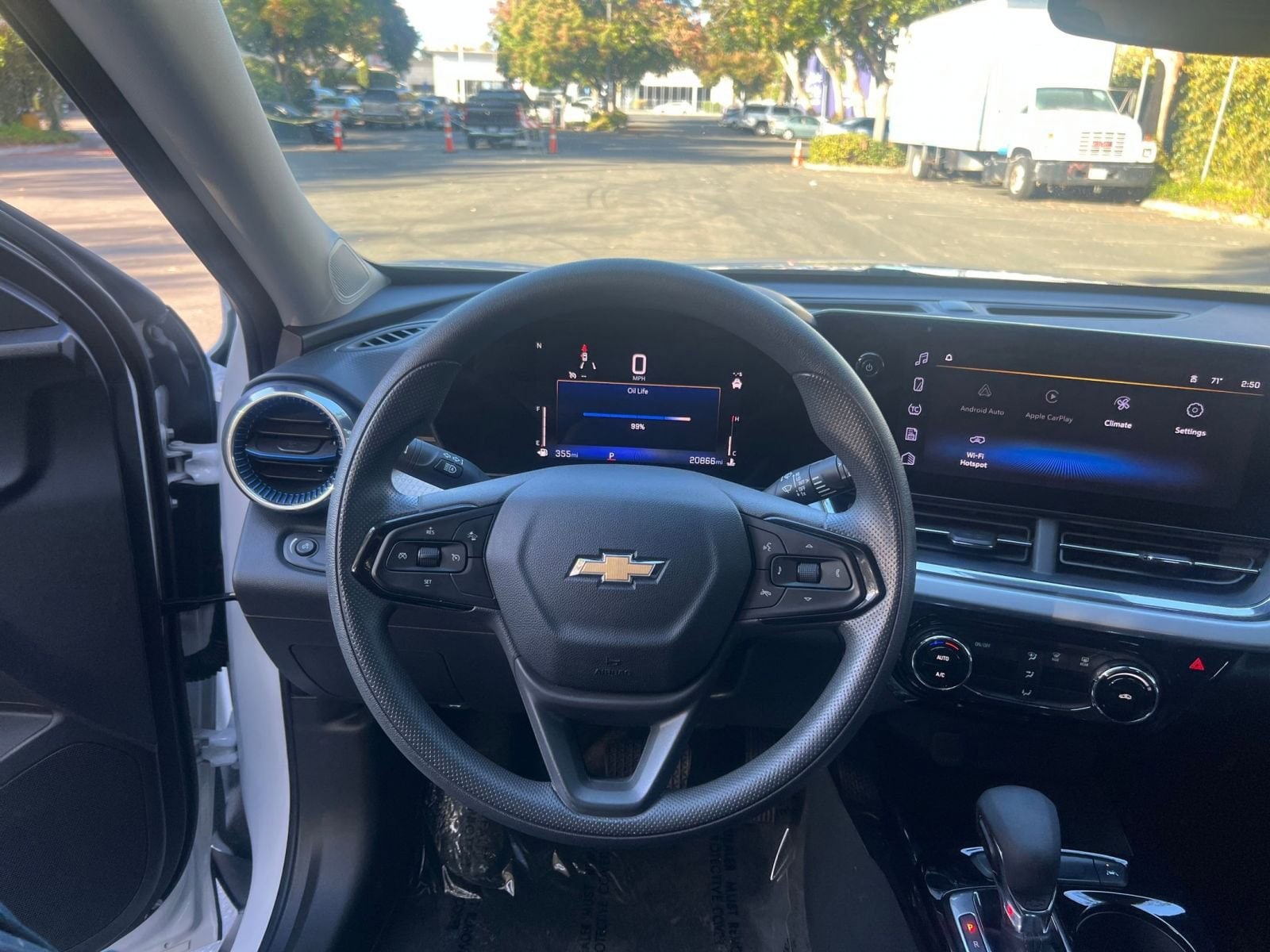 Thumbnail: 2025 Chevrolet Trax - 32