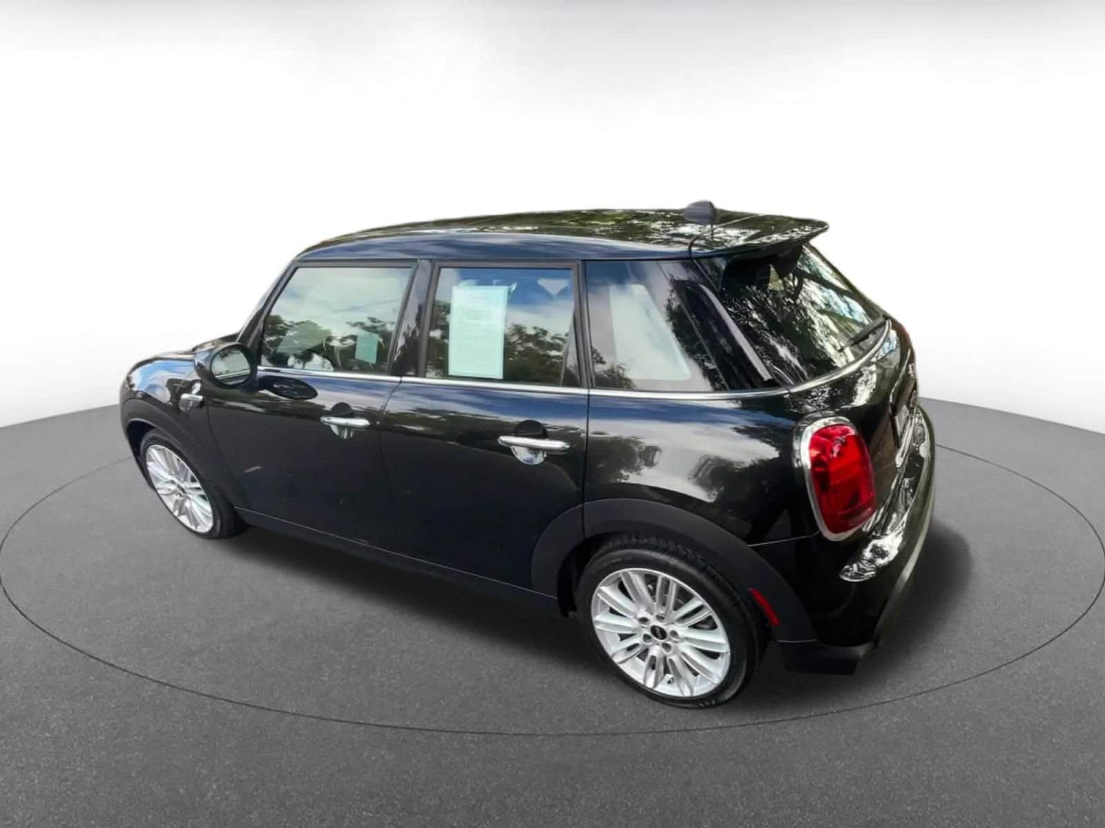 Thumbnail: 2024 MINI Cooper Hardtop - 10