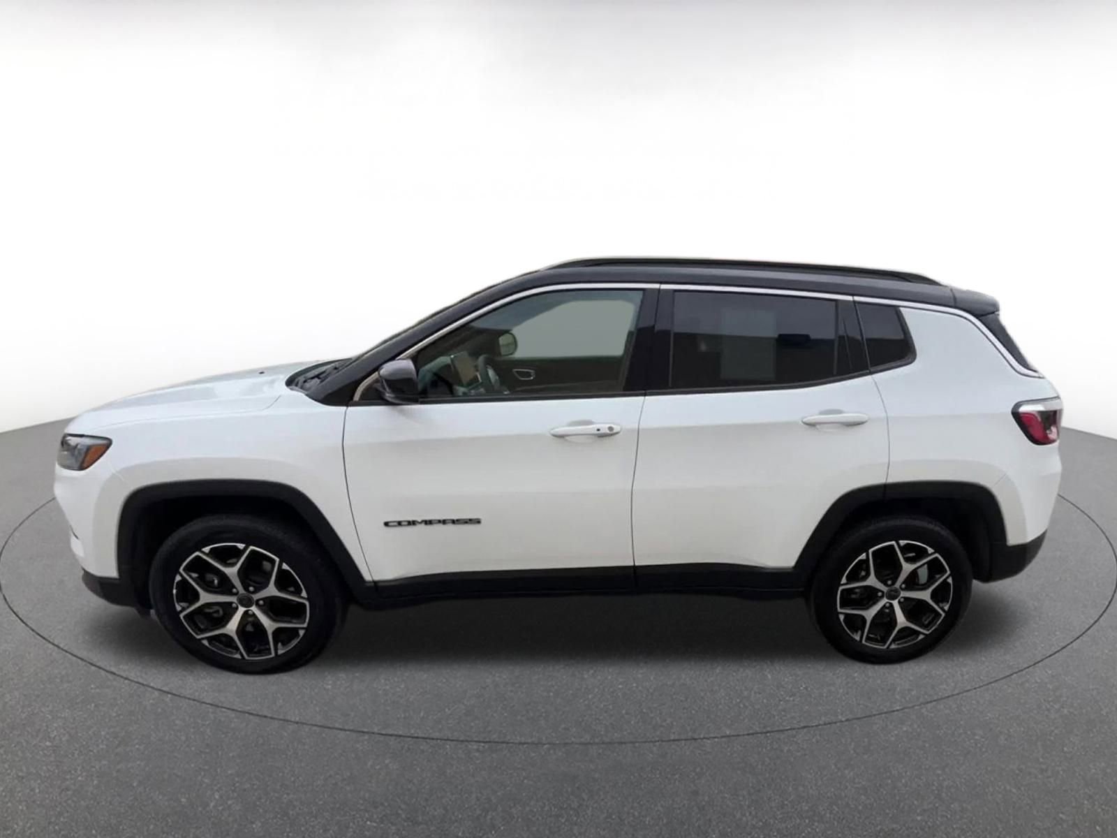 Thumbnail: 2025 Jeep Compass - 9