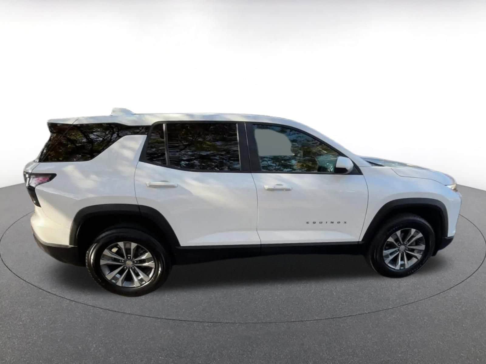 Thumbnail: 2025 Chevrolet Equinox - 16