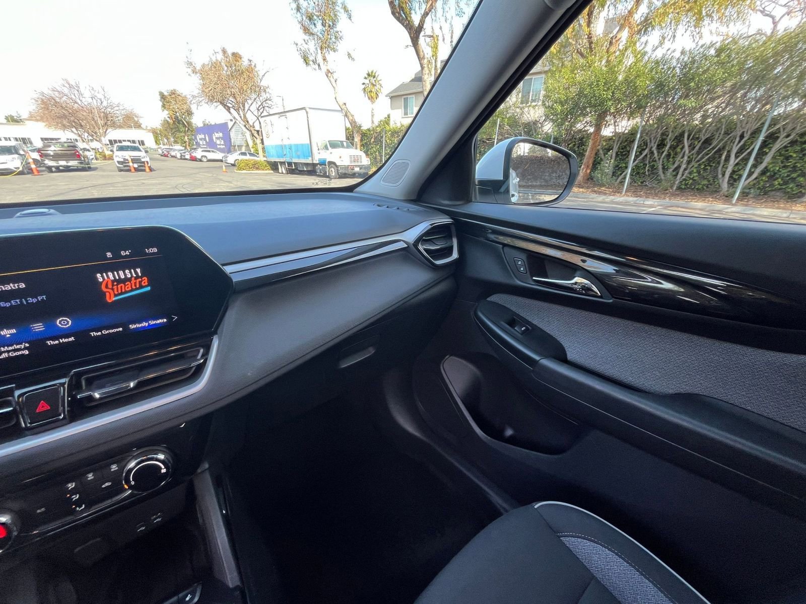 Thumbnail: 2025 Chevrolet TrailBlazer - 33