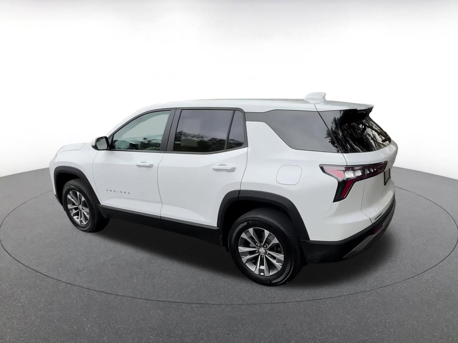 Thumbnail: 2025 Chevrolet Equinox - 10