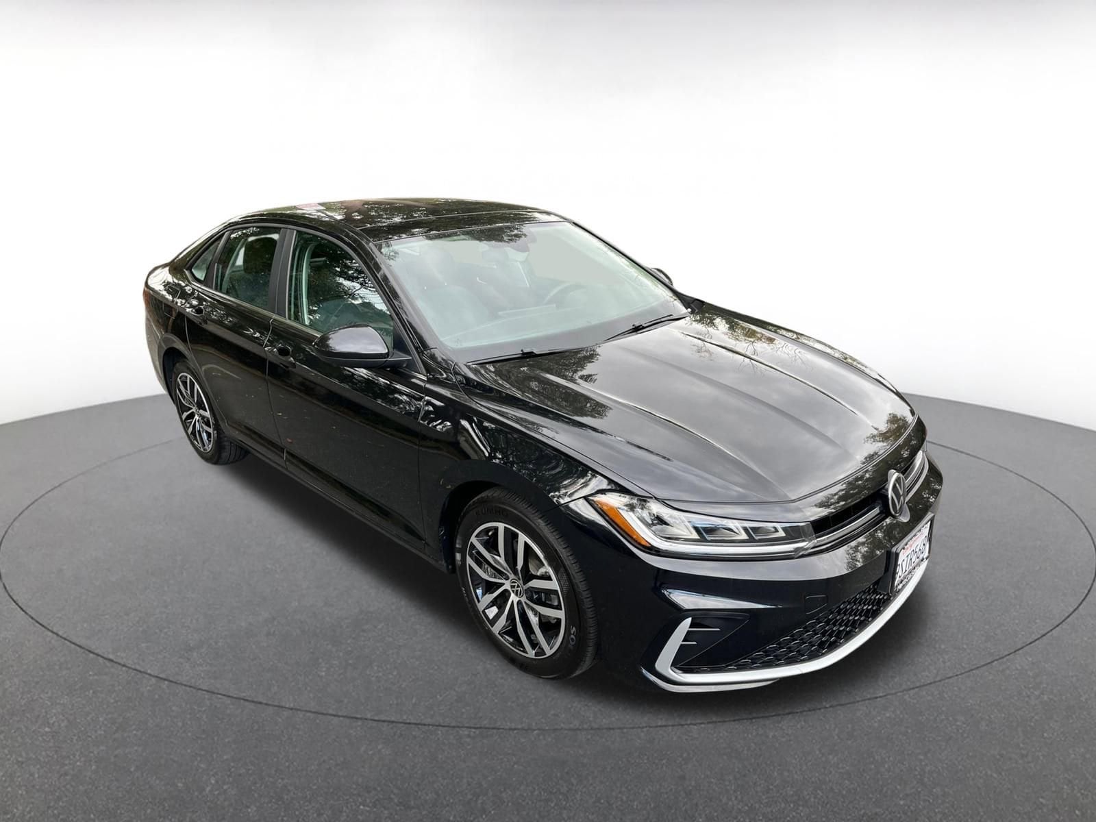 Thumbnail: 2025 Volkswagen Jetta - 1