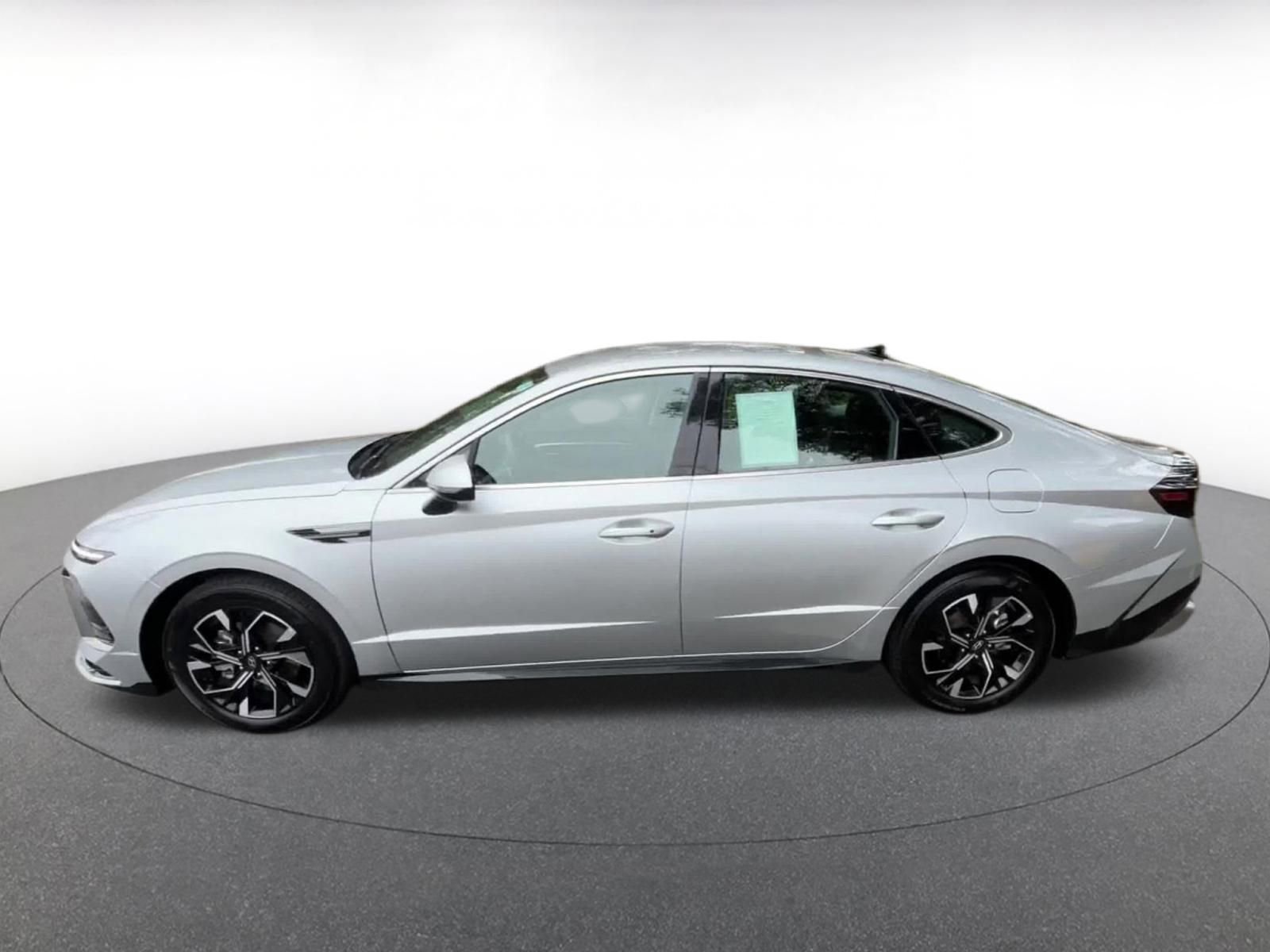 Thumbnail: 2025 Hyundai Sonata - 10