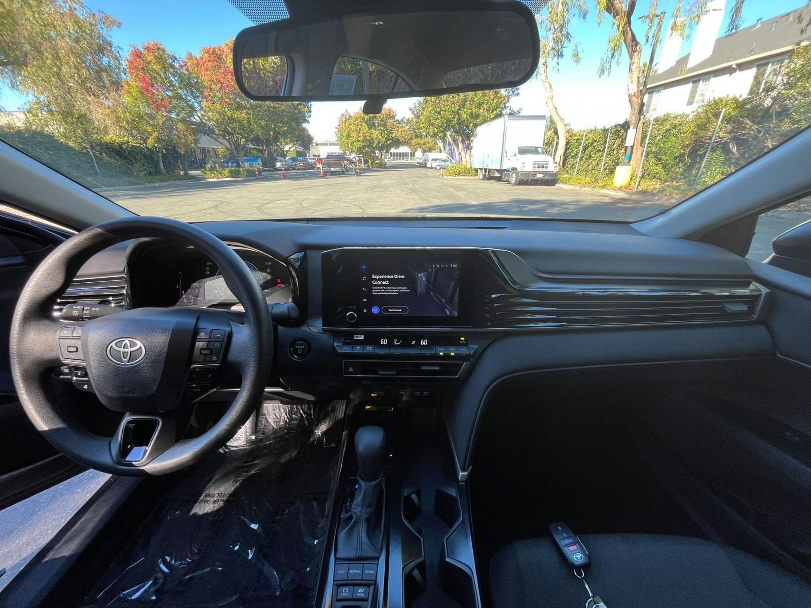 Thumbnail: 2025 Toyota Camry - 32