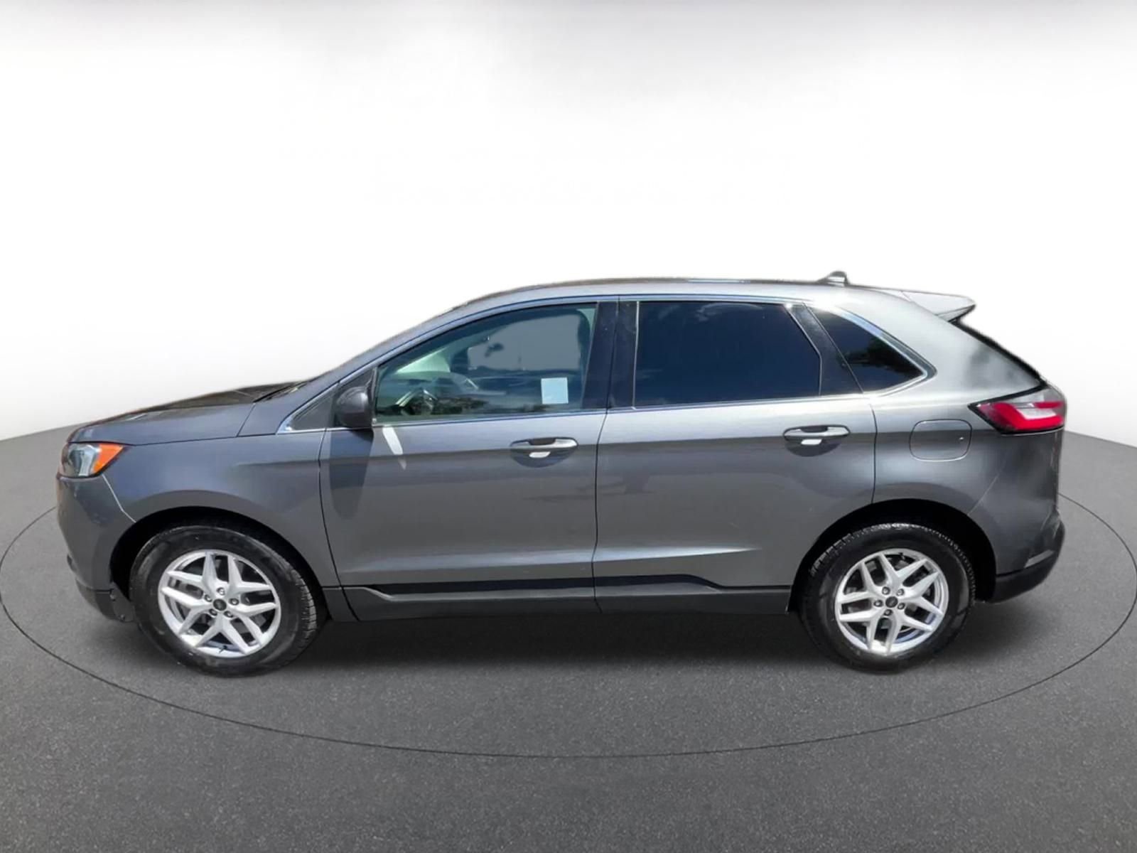 Thumbnail: 2023 Ford Edge - 9