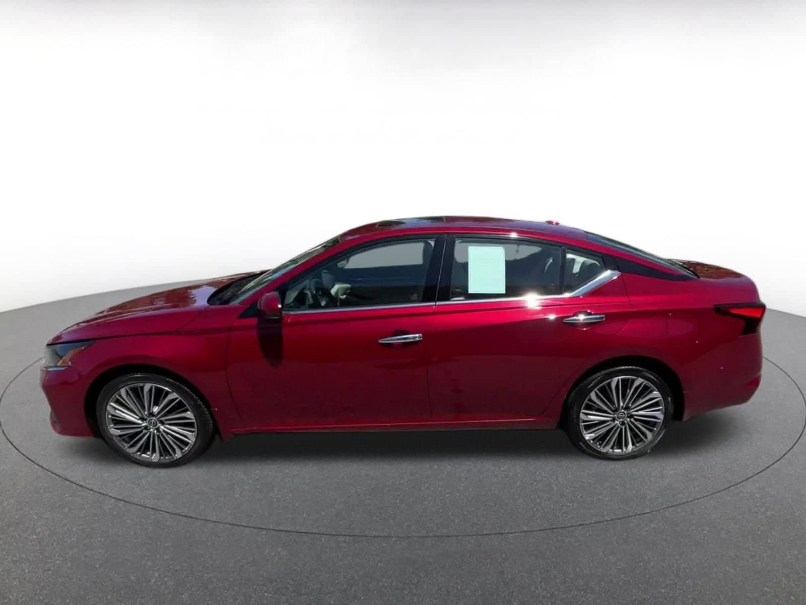 Thumbnail: 2024 Nissan Altima - 9