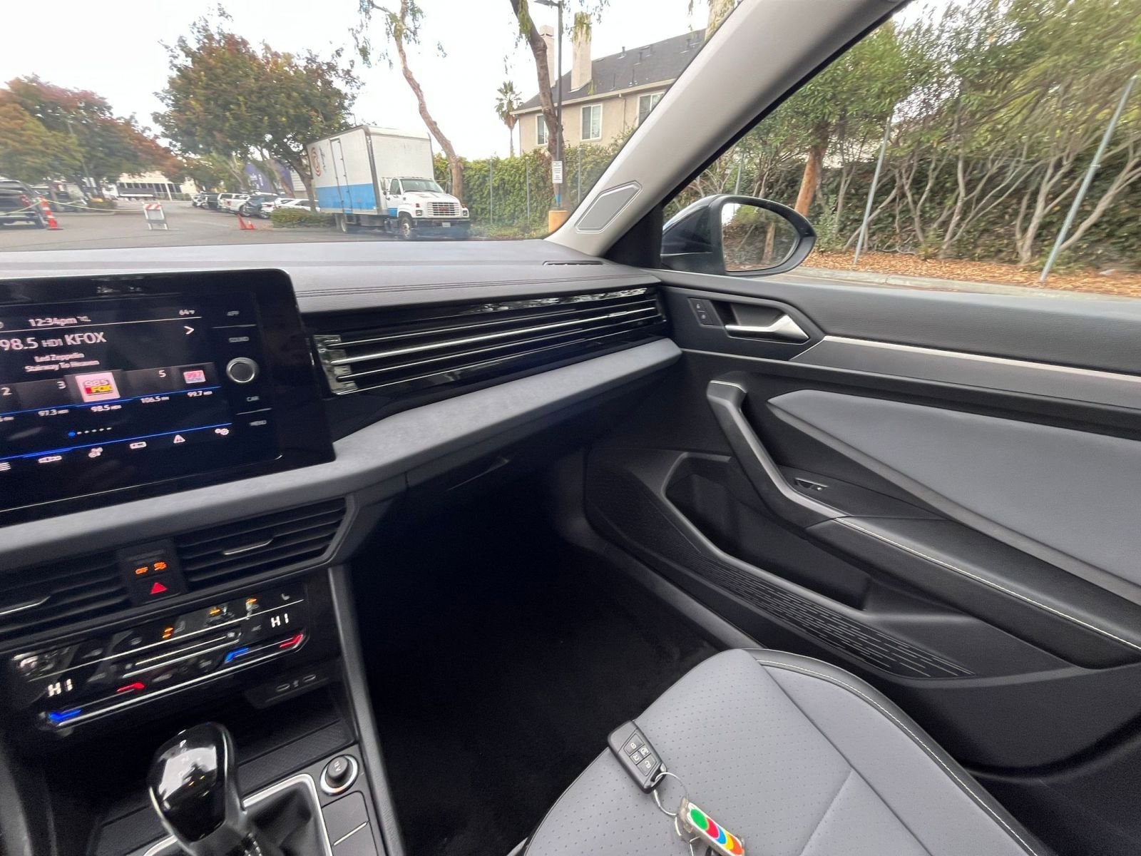 Thumbnail: 2025 Volkswagen Jetta - 33