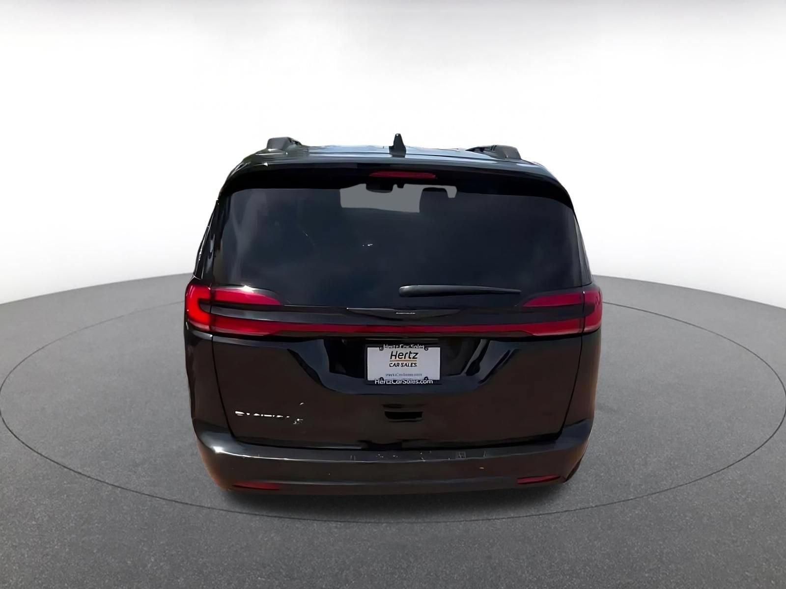 Thumbnail: 2025 Chrysler Pacifica - 10