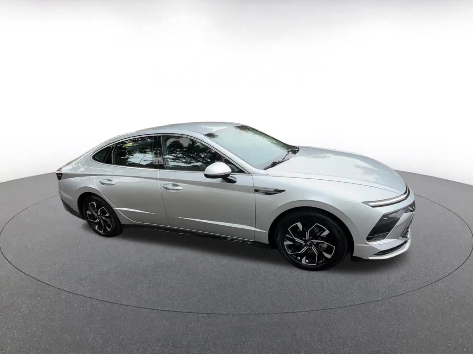 Thumbnail: 2025 Hyundai Sonata - 2