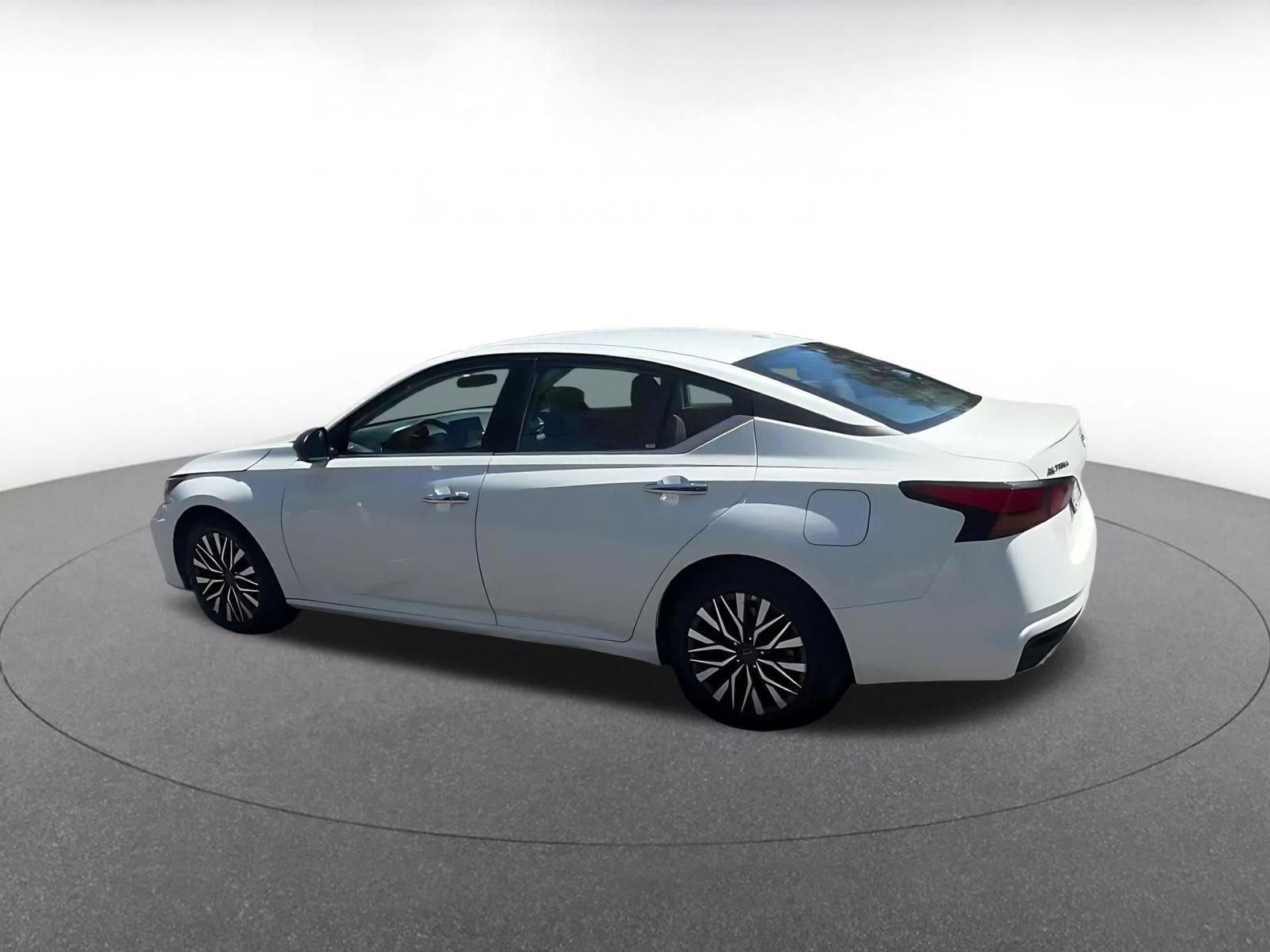 Thumbnail: 2025 Nissan Altima - 10