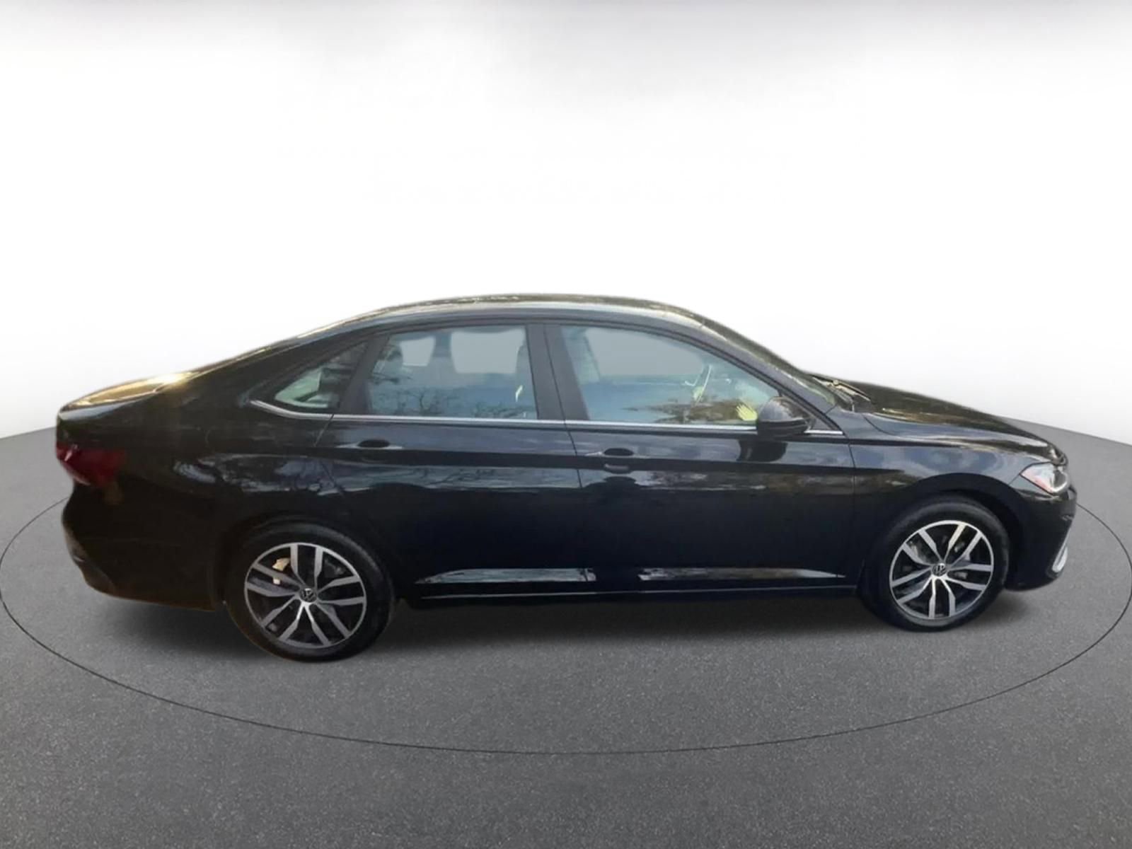 Thumbnail: 2025 Volkswagen Jetta - 16