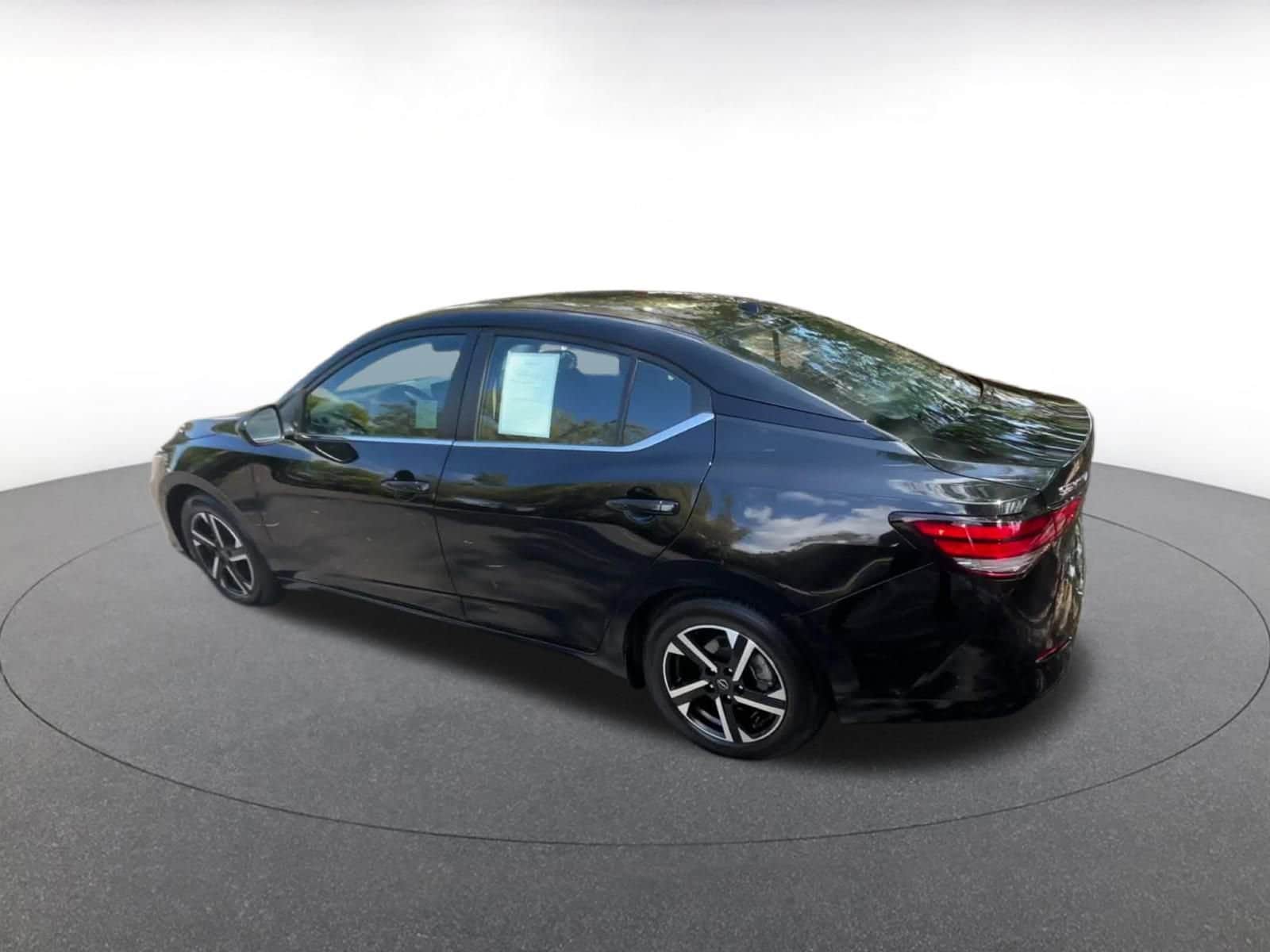 Thumbnail: 2024 Nissan Sentra - 10