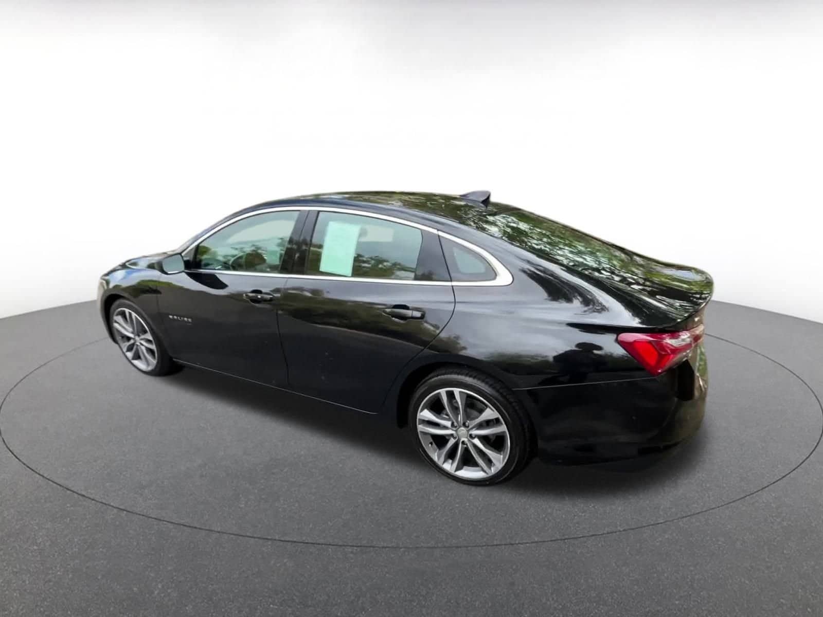 Thumbnail: 2024 Chevrolet Malibu - 10