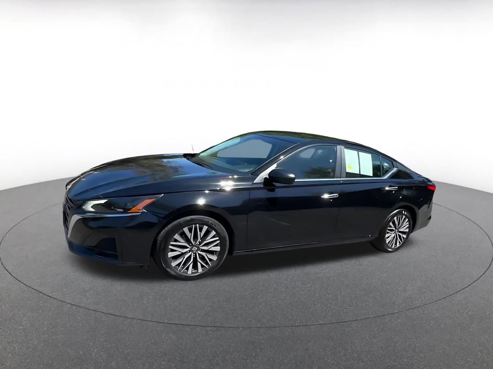 Thumbnail: 2025 Nissan Altima - 8