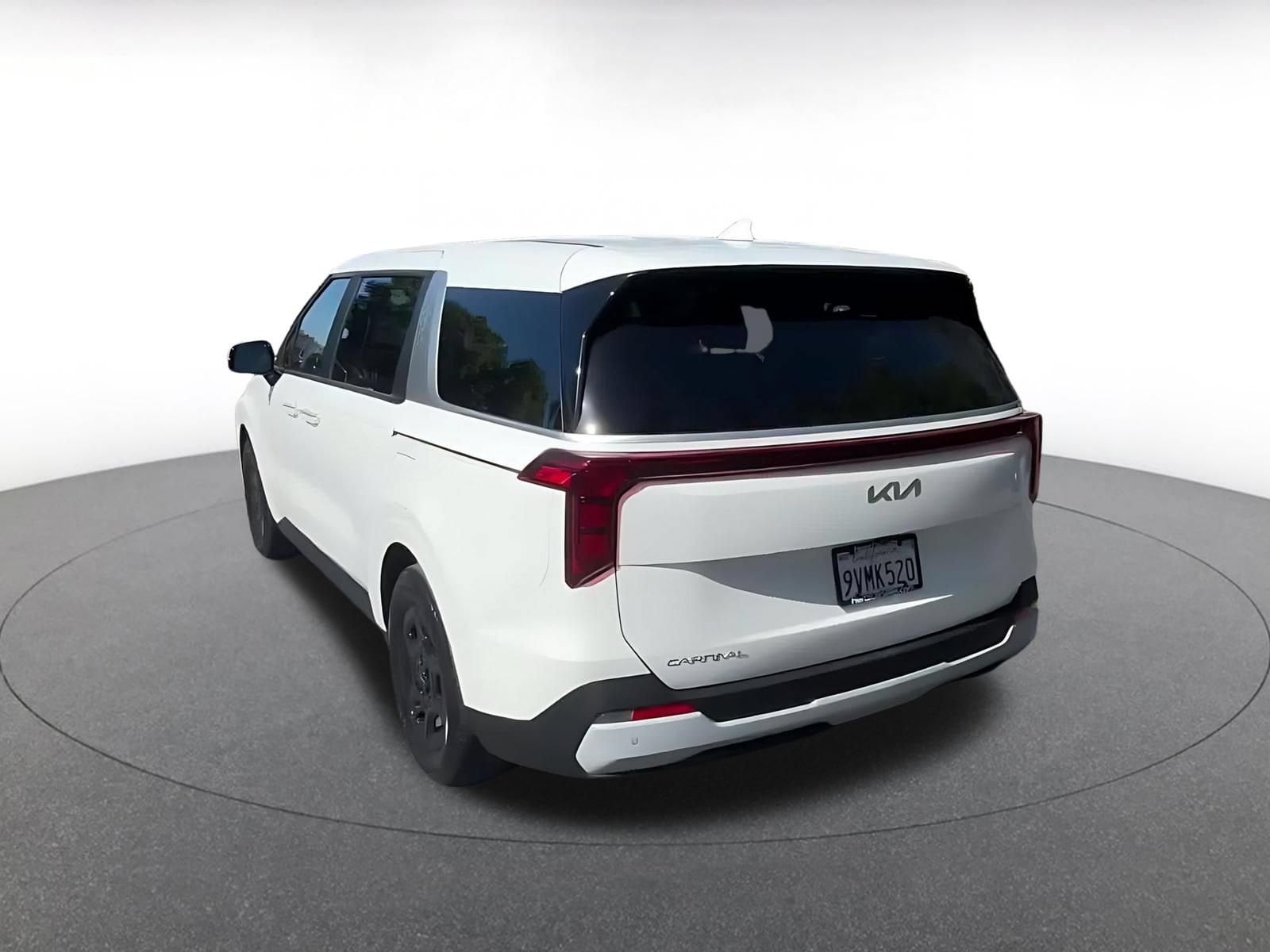 Thumbnail: 2026 Kia Carnival - 11