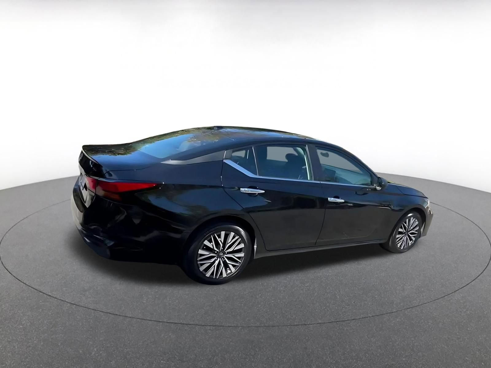 Thumbnail: 2025 Nissan Altima - 15