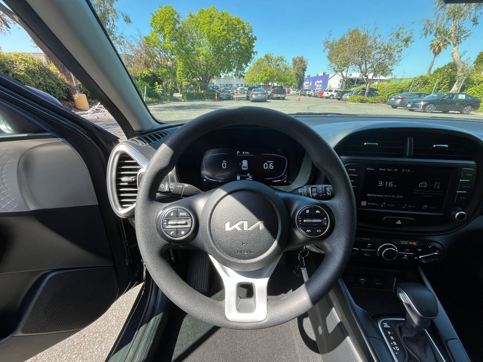 Thumbnail: 2025 Kia Soul - 32