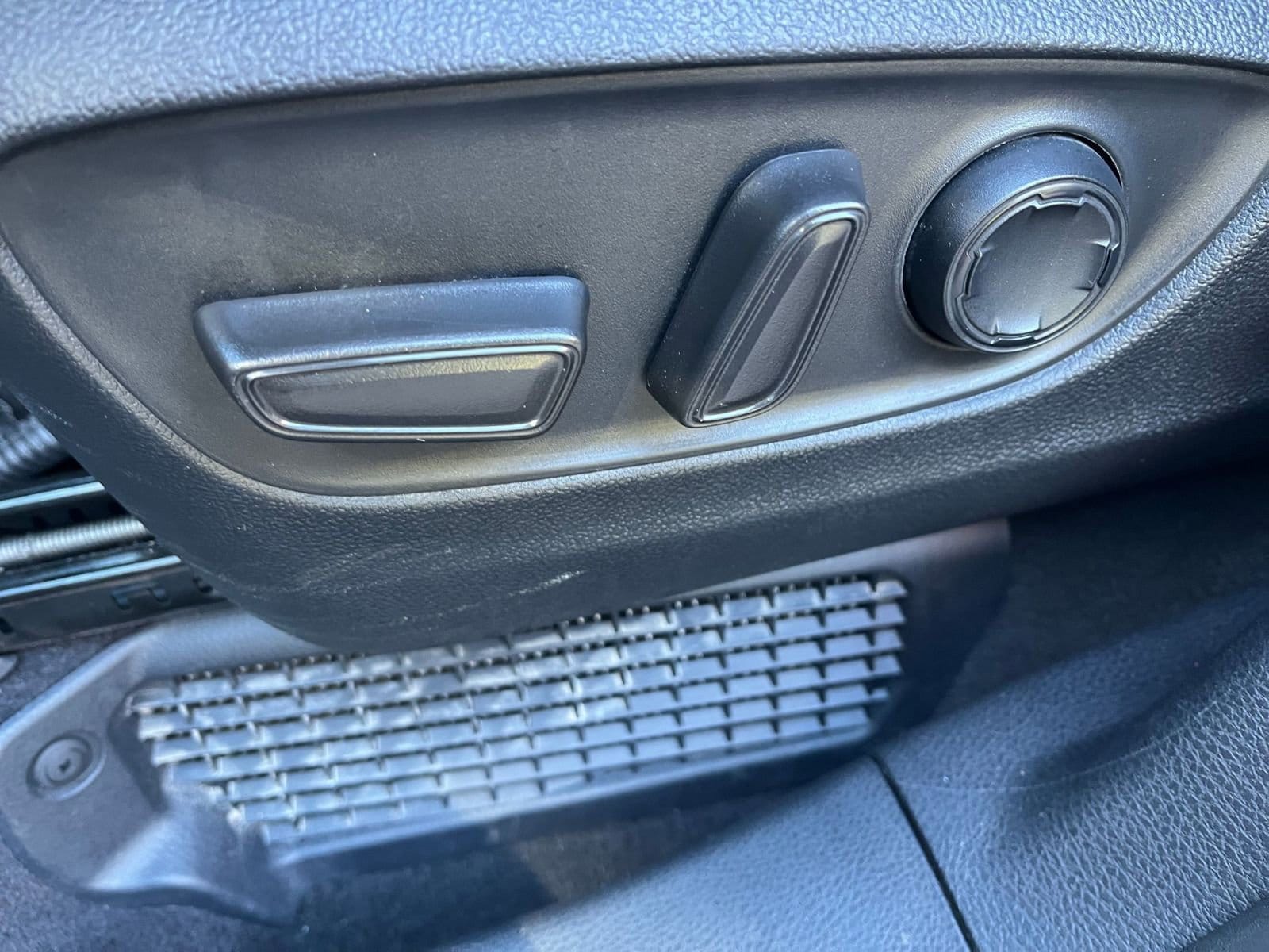 Thumbnail: 2025 Toyota Sienna - 24