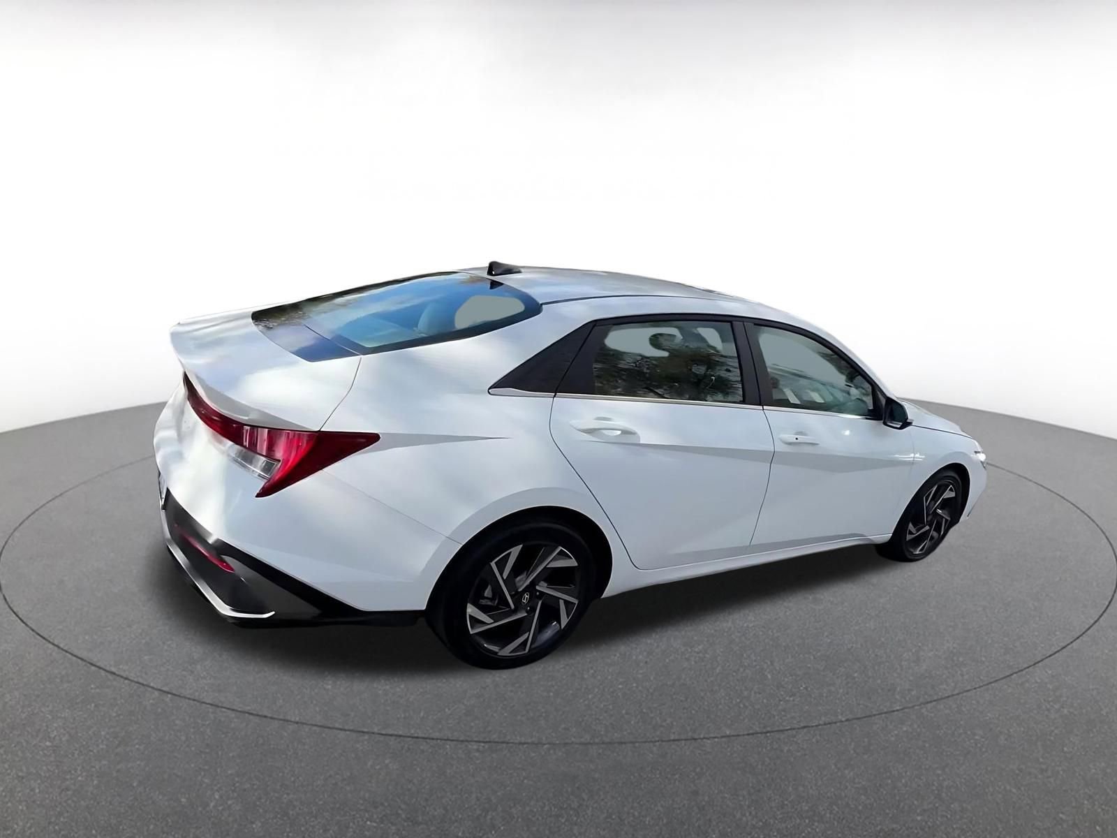 Thumbnail: 2025 Hyundai Elantra - 15