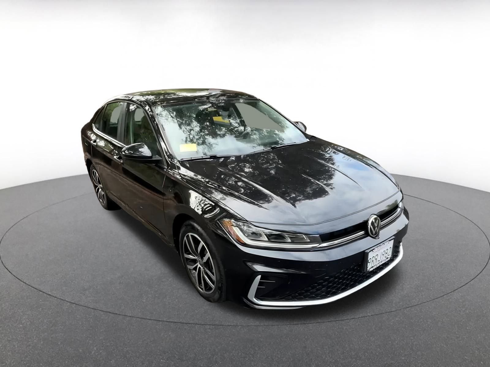 Thumbnail: 2025 Volkswagen Jetta - 3