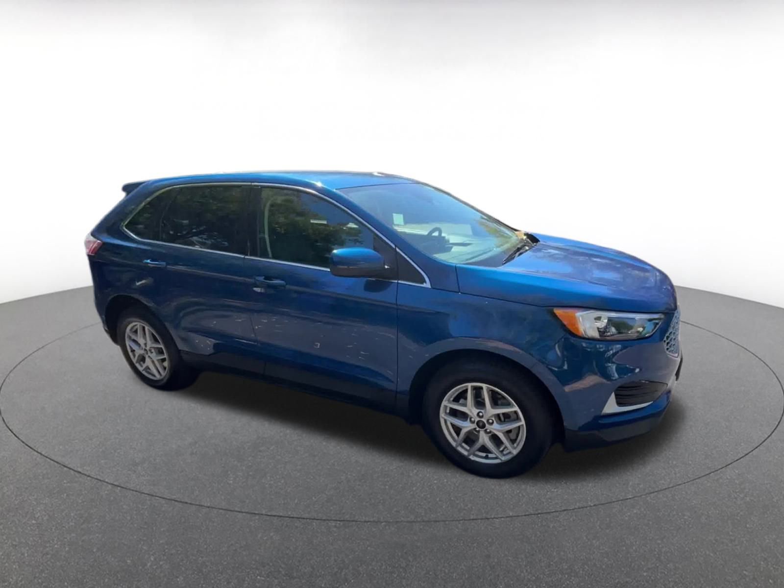 Thumbnail: 2023 Ford Edge - 2