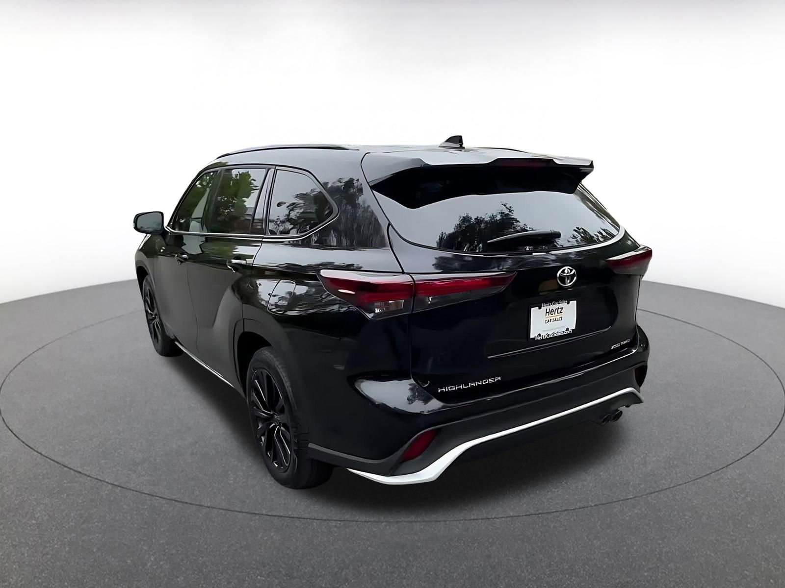 Thumbnail: 2025 Toyota Highlander - 11
