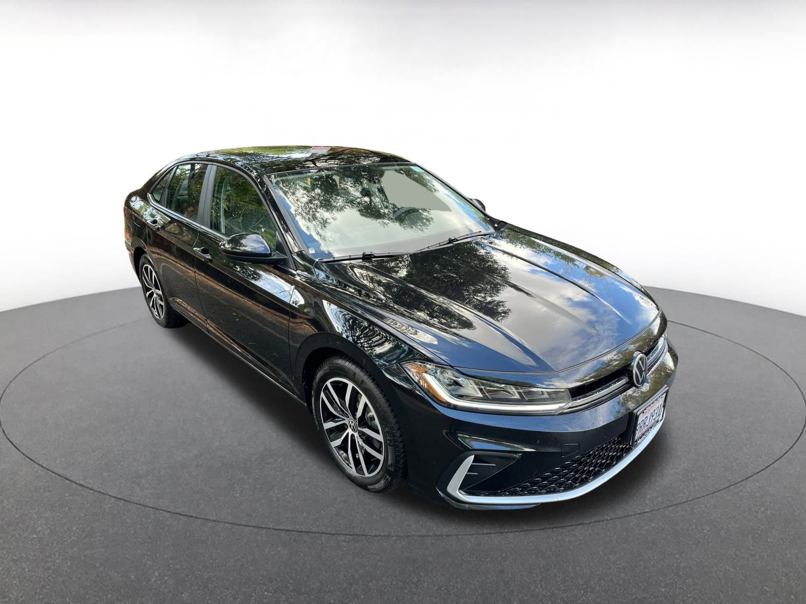 Thumbnail: 2025 Volkswagen Jetta - 1