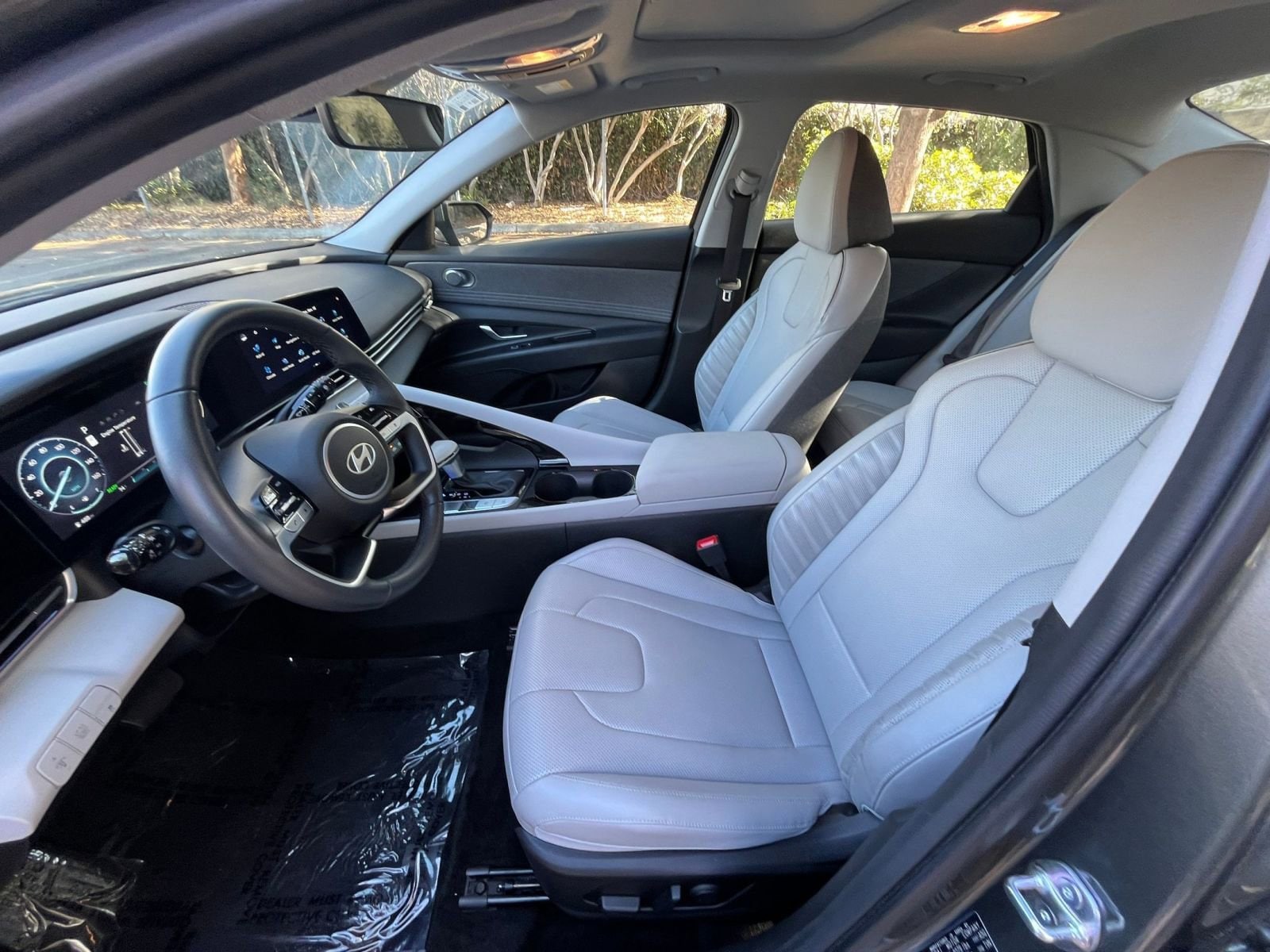 Thumbnail: 2025 Hyundai Elantra - 25