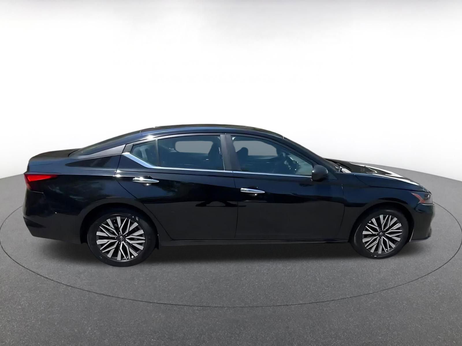 Thumbnail: 2025 Nissan Altima - 16