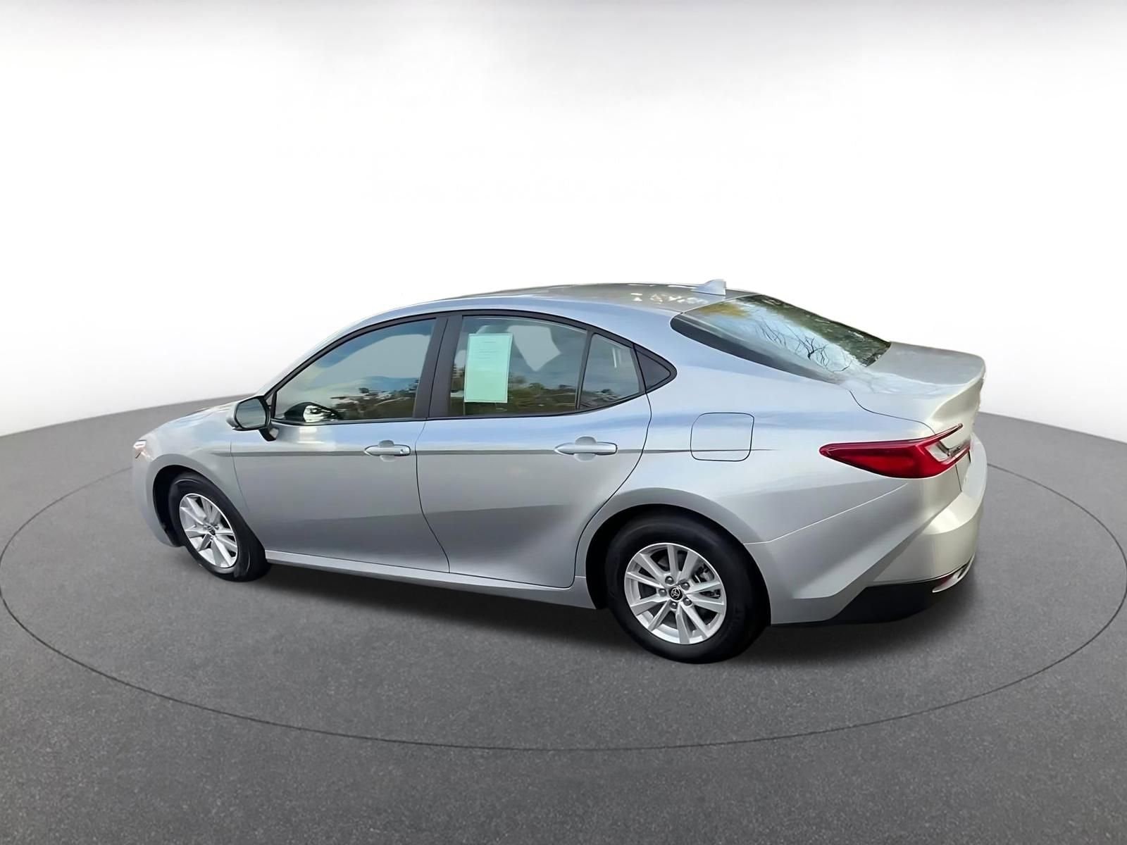 Thumbnail: 2025 Toyota Camry - 10