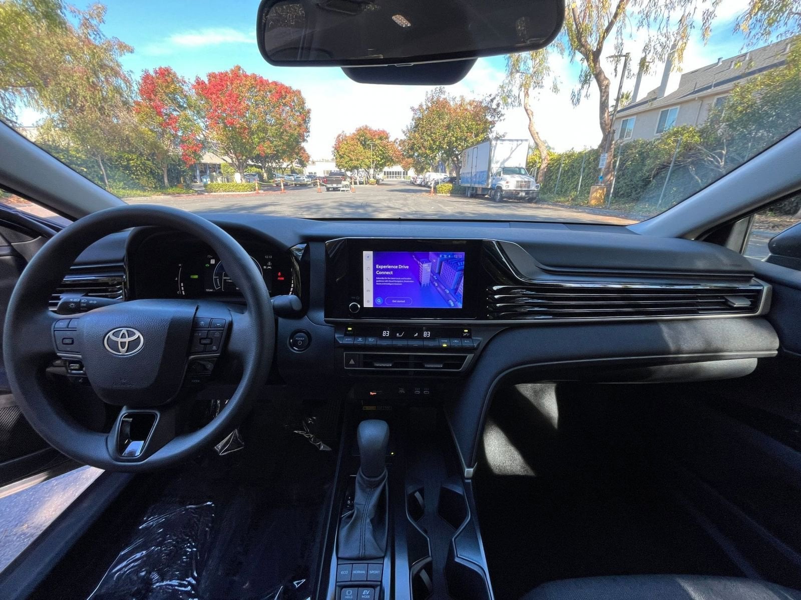 Thumbnail: 2025 Toyota Camry - 32