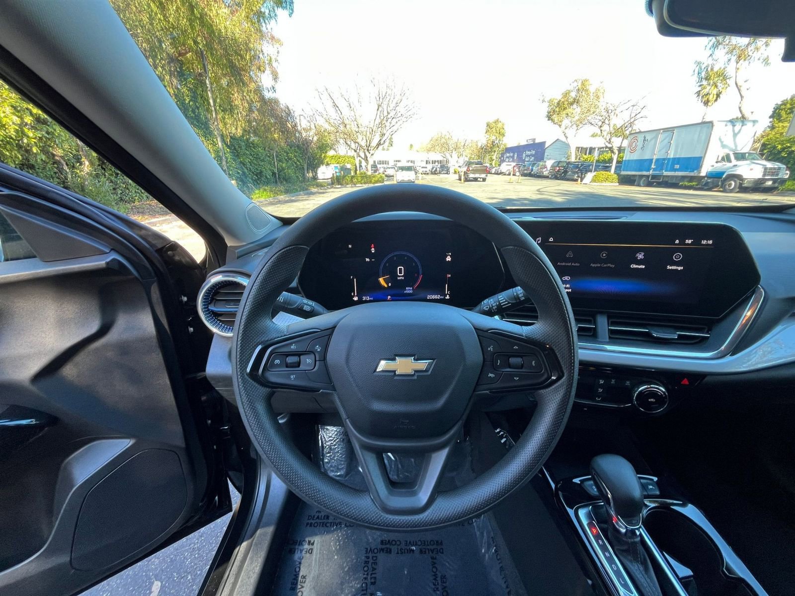 Thumbnail: 2025 Chevrolet Trax - 32