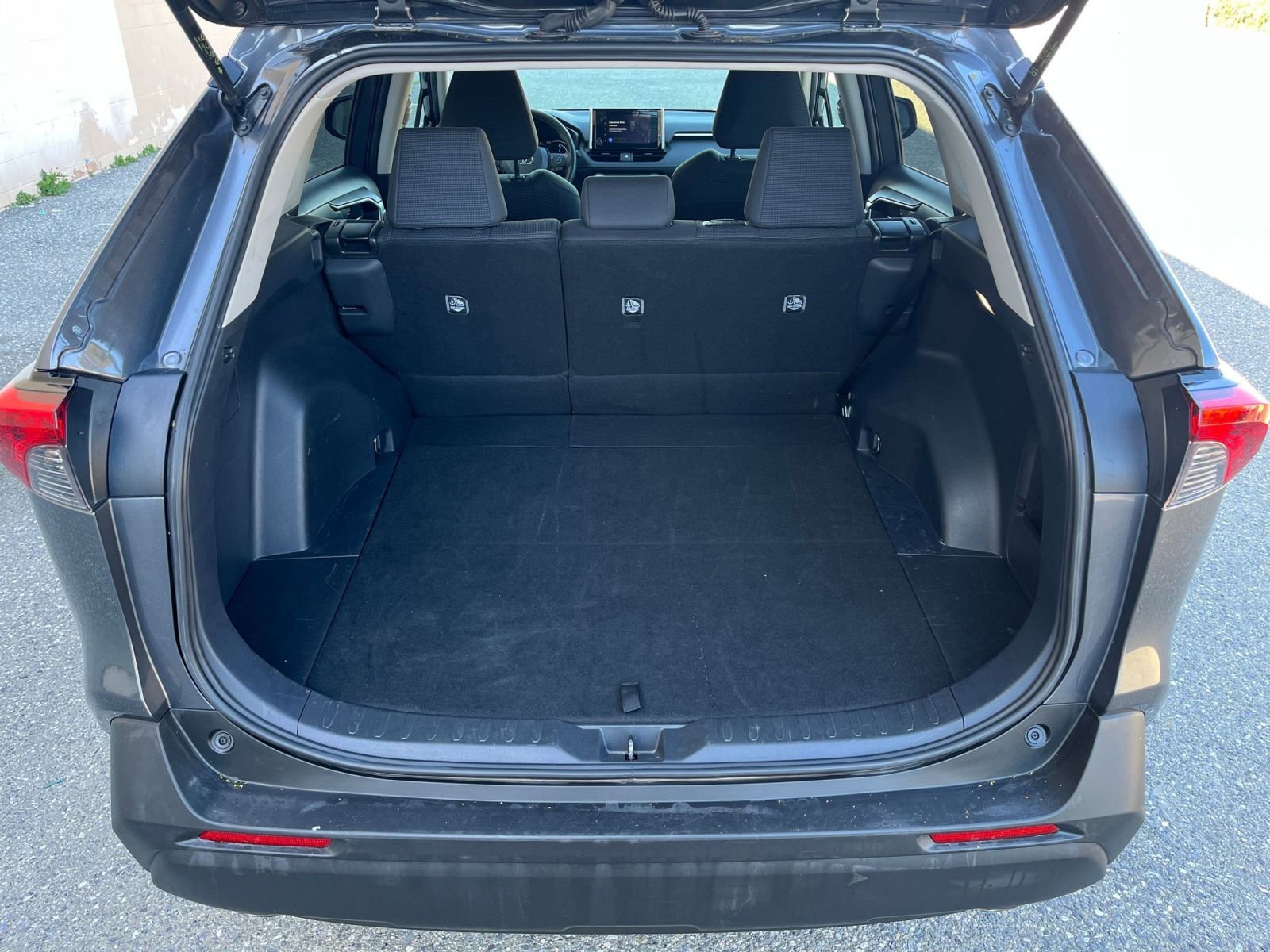 Thumbnail: 2025 Toyota RAV4 - 30