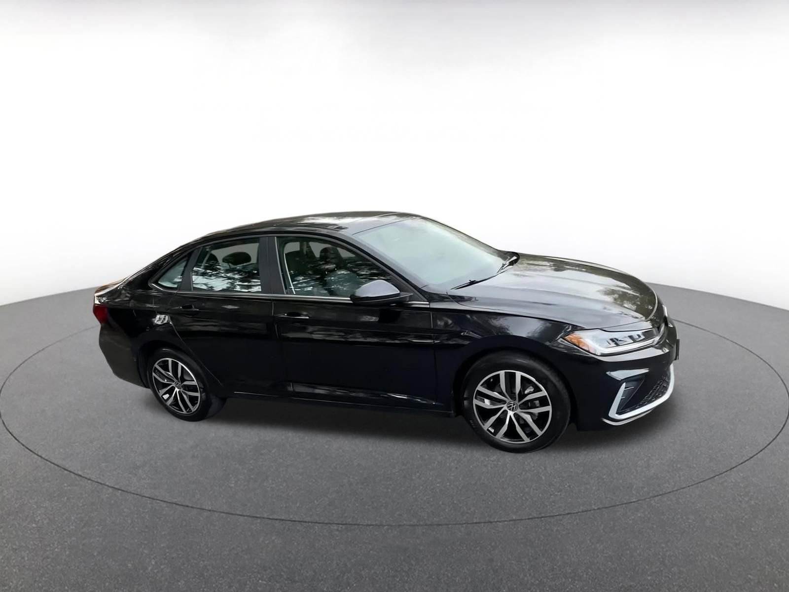 Thumbnail: 2025 Volkswagen Jetta - 2