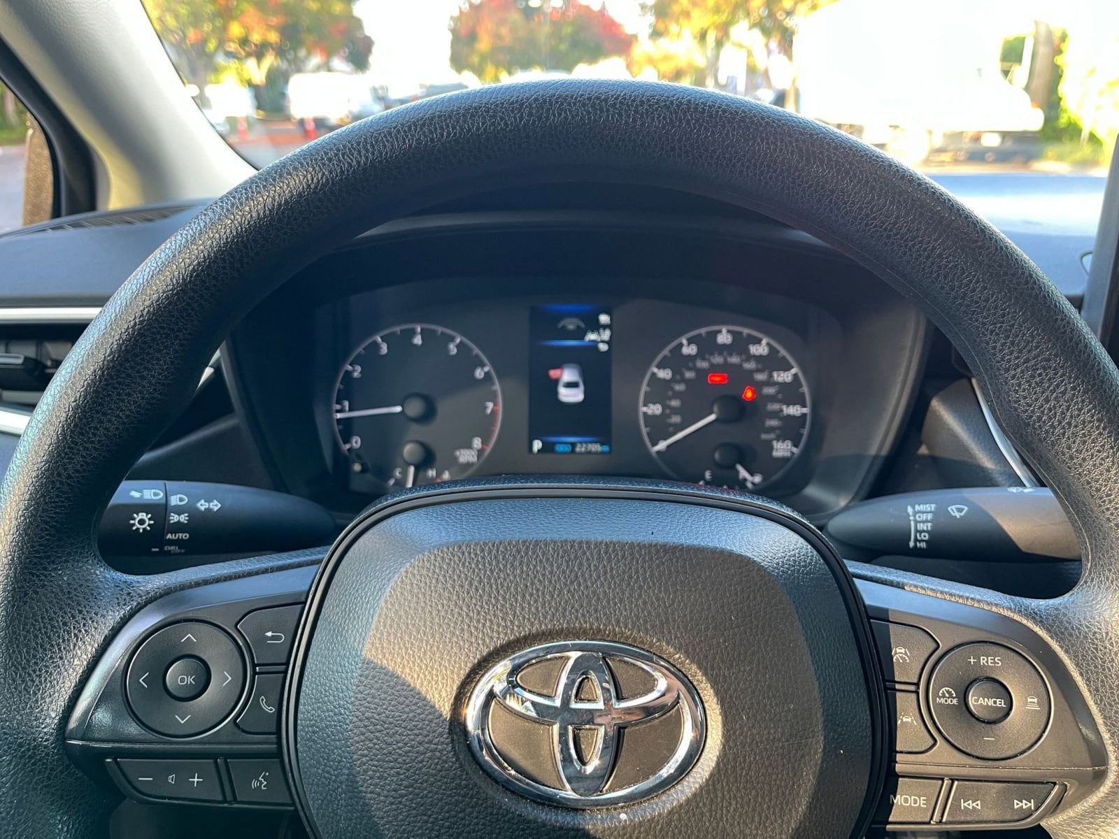 Thumbnail: 2025 Toyota Corolla - 25