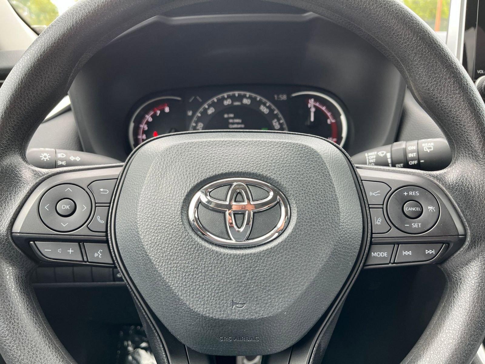 Thumbnail: 2025 Toyota RAV4 - 28