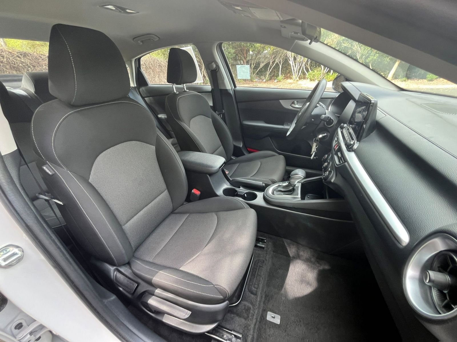 Thumbnail: 2023 Kia Forte - 34