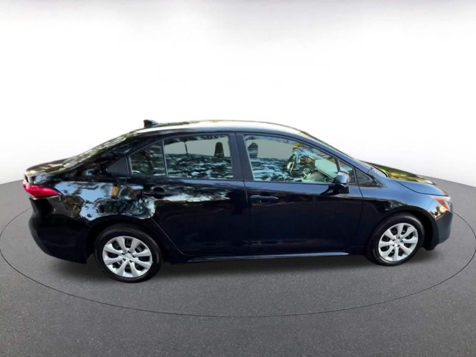 Thumbnail: 2025 Toyota Corolla - 16