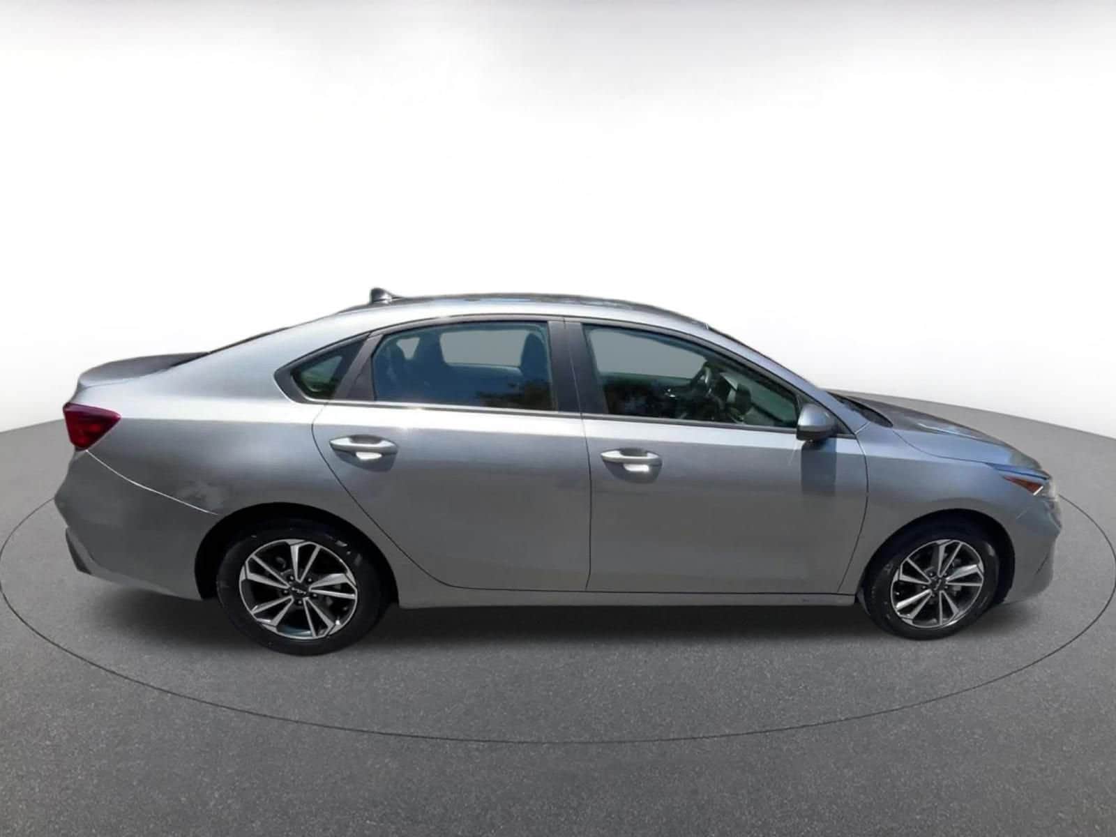 Thumbnail: 2024 Kia Forte - 13