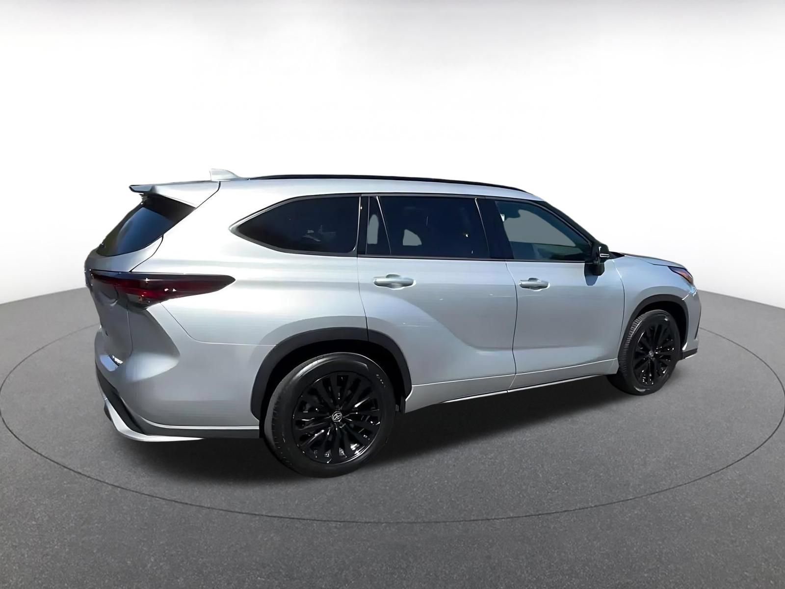 Thumbnail: 2025 Toyota Highlander - 15