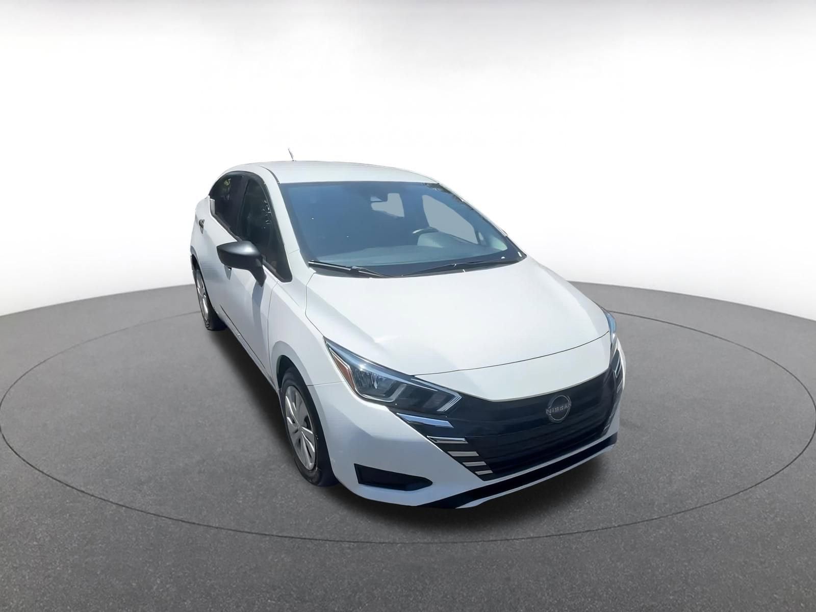 2024 Nissan Versa S 3