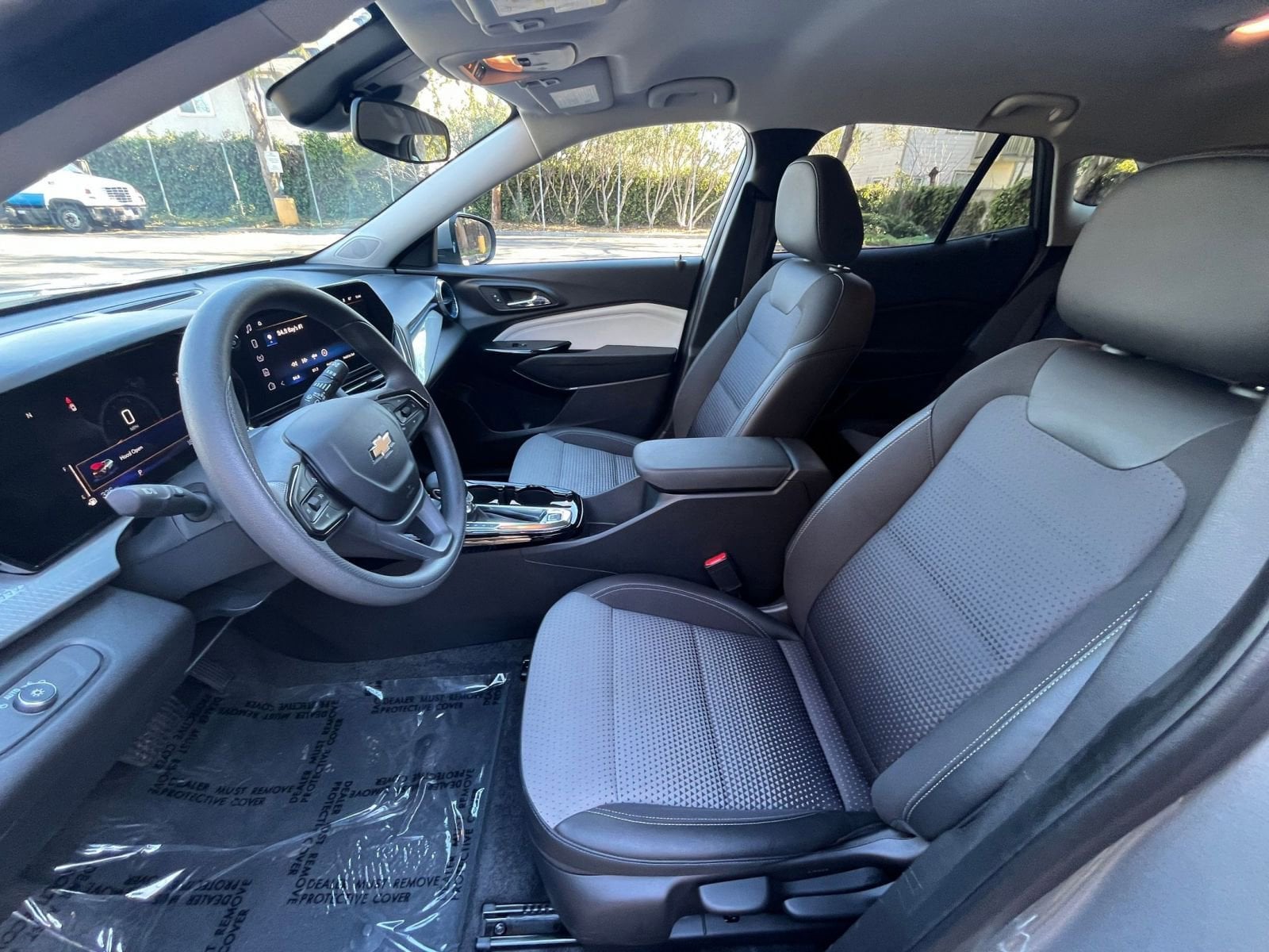 Thumbnail: 2025 Chevrolet Trax - 25