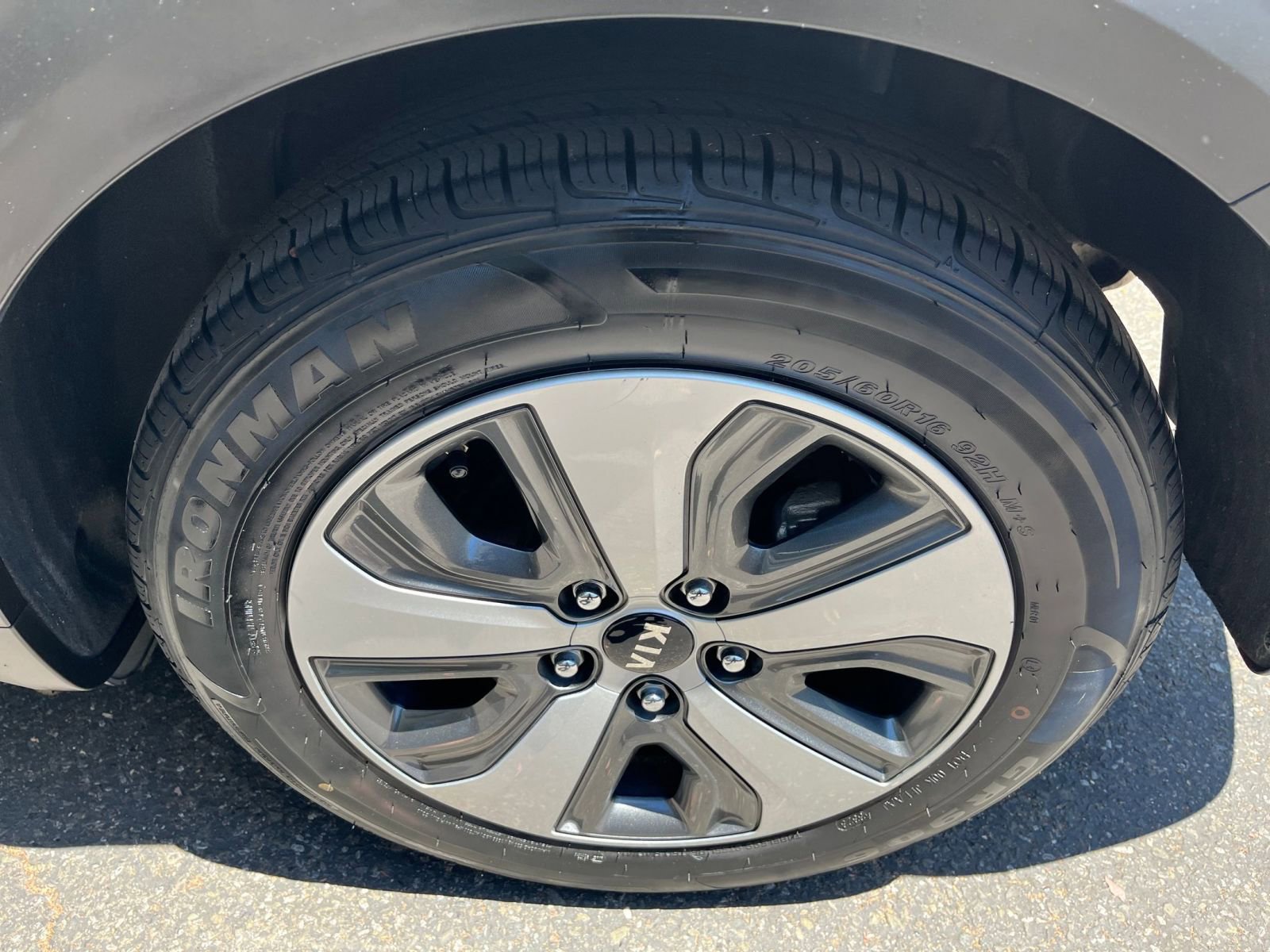 Thumbnail: 2019 Kia Niro - 23