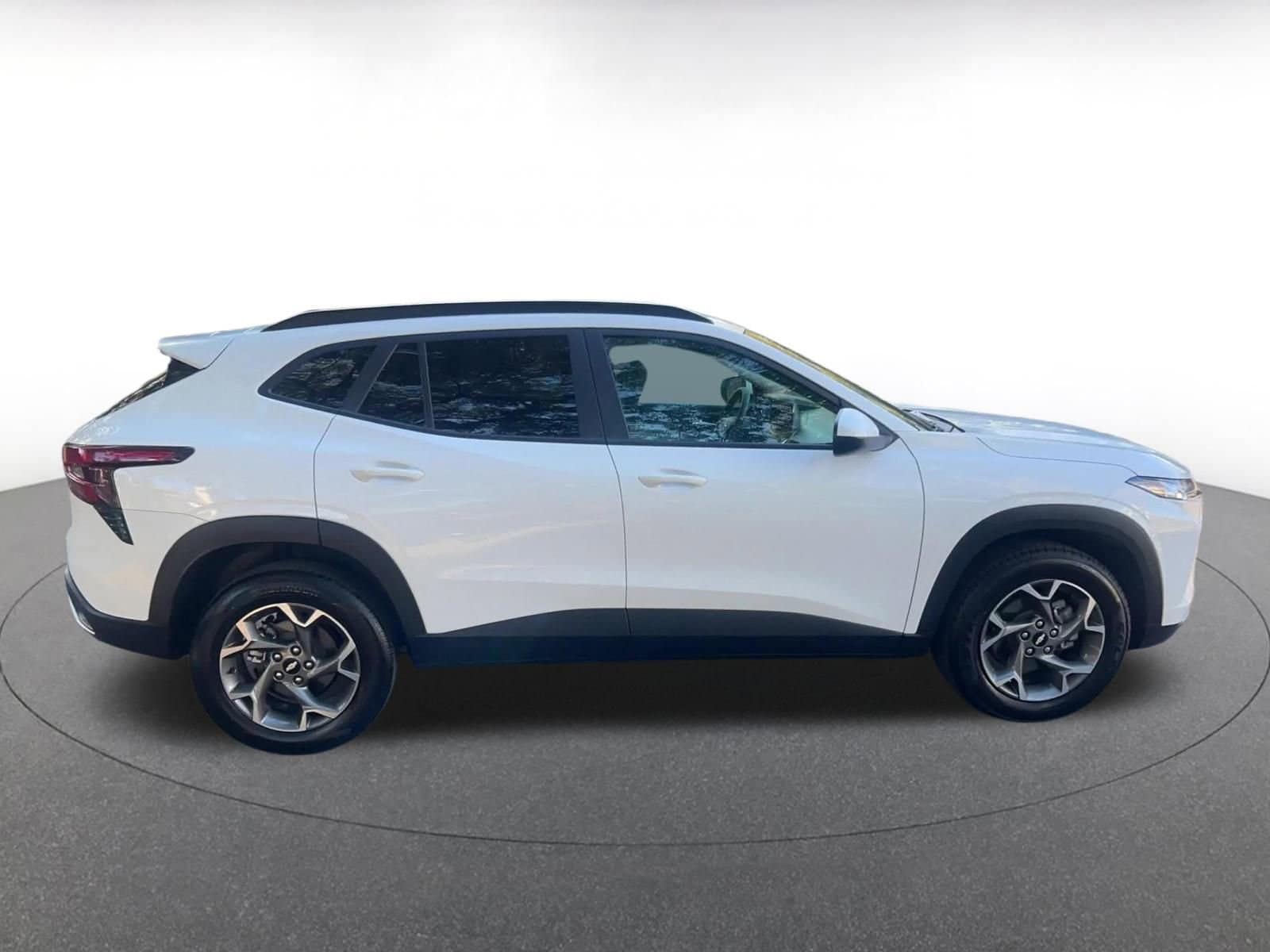 Thumbnail: 2025 Chevrolet Trax - 16