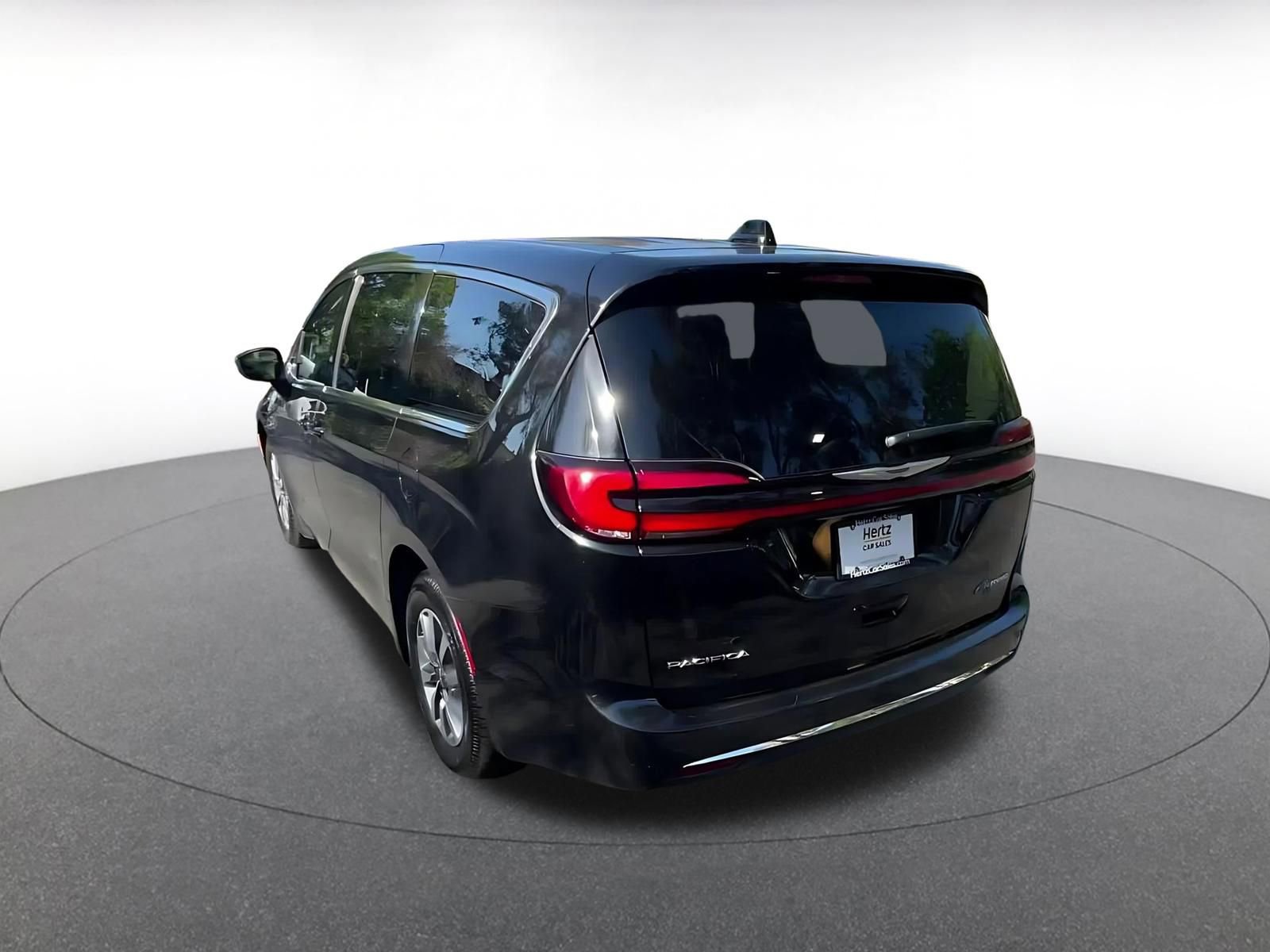 Thumbnail: 2023 Chrysler Pacifica - 11