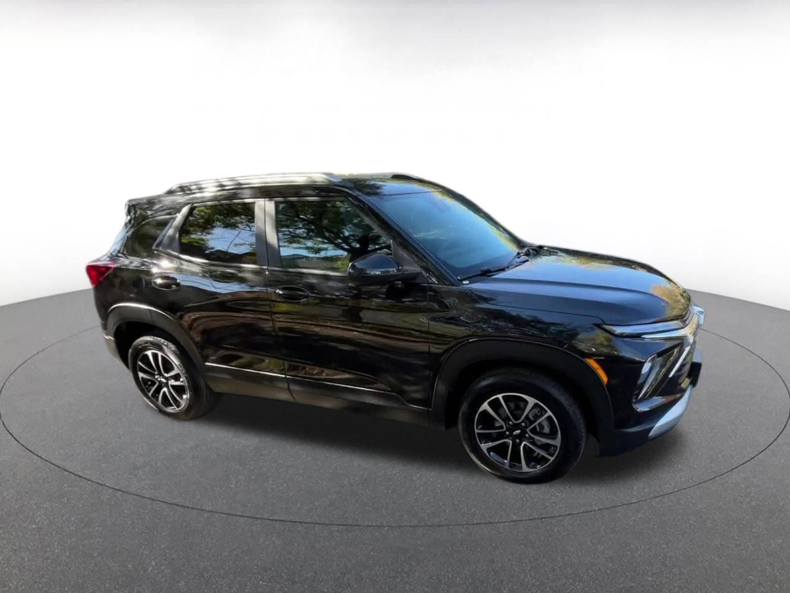 Thumbnail: 2025 Chevrolet TrailBlazer - 2