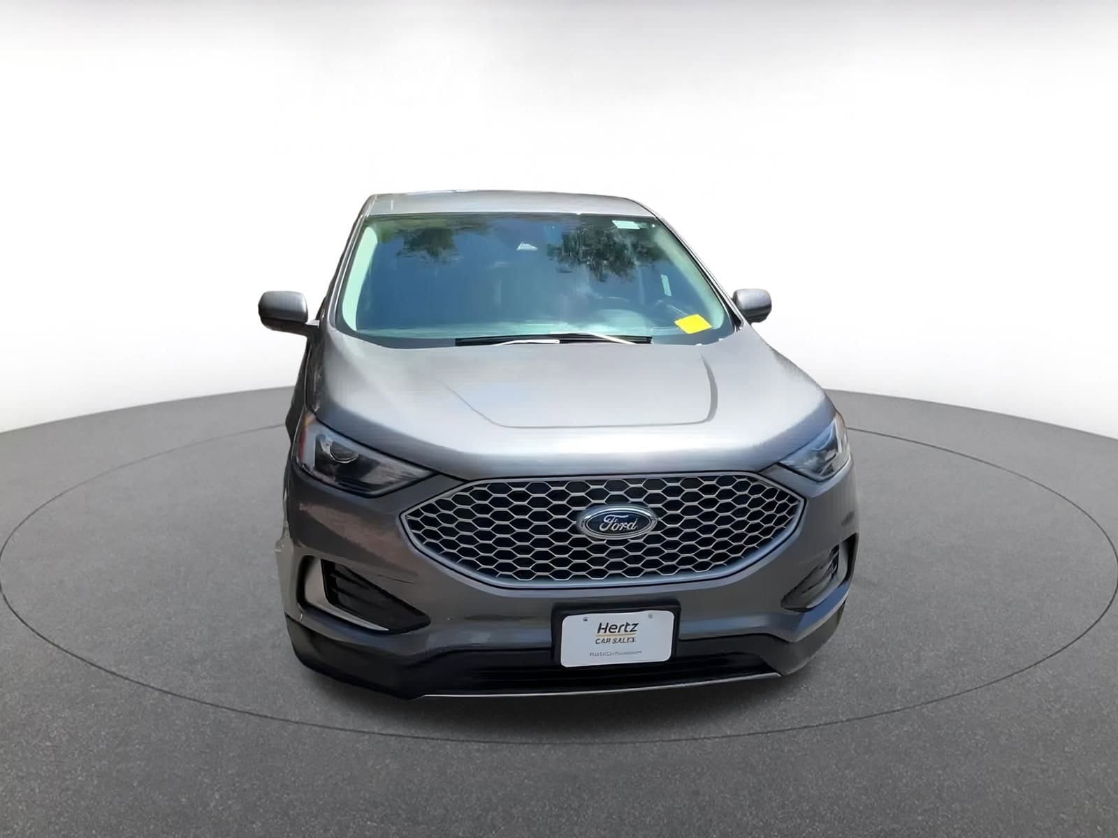 Thumbnail: 2023 Ford Edge - 4